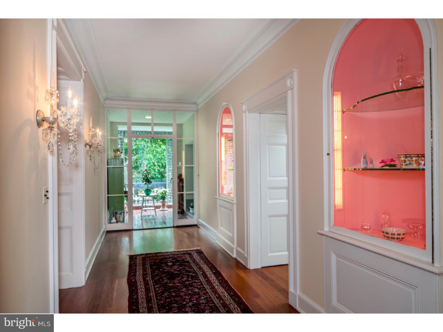 CHESTNUT HILL - Residential