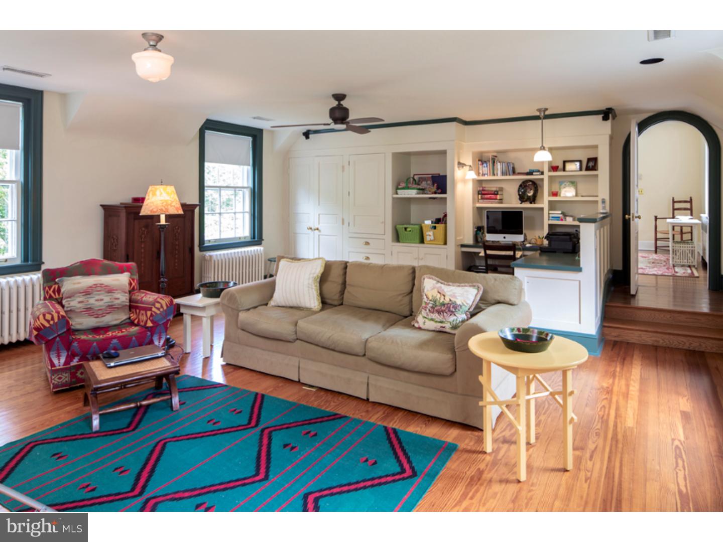 CHESTNUT HILL - Residential