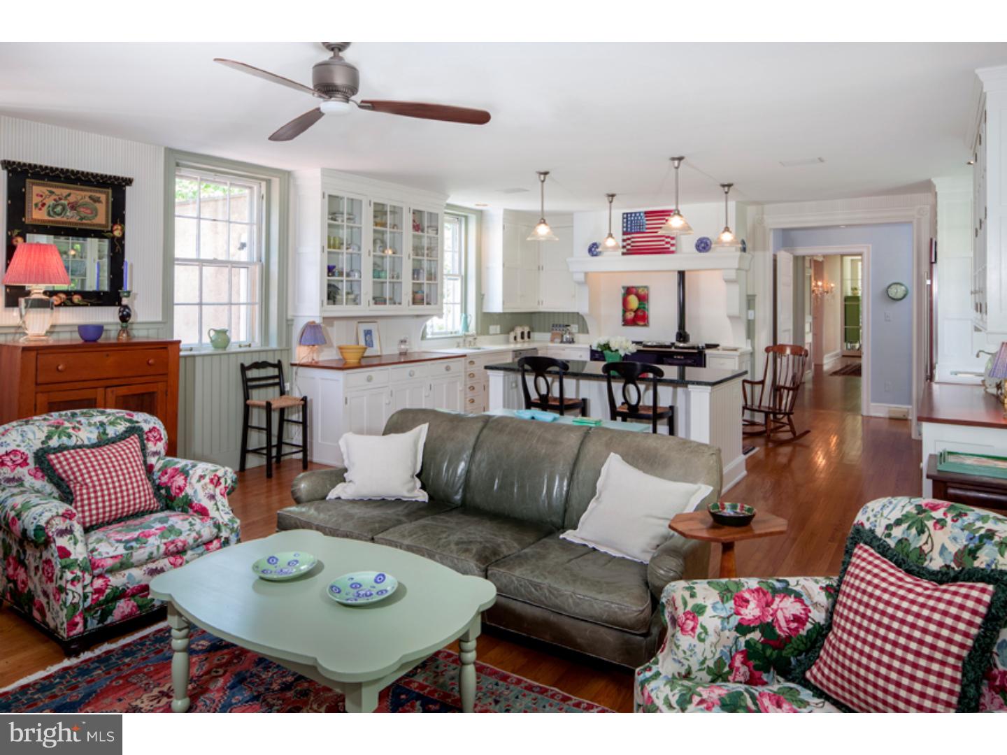 CHESTNUT HILL - Residential