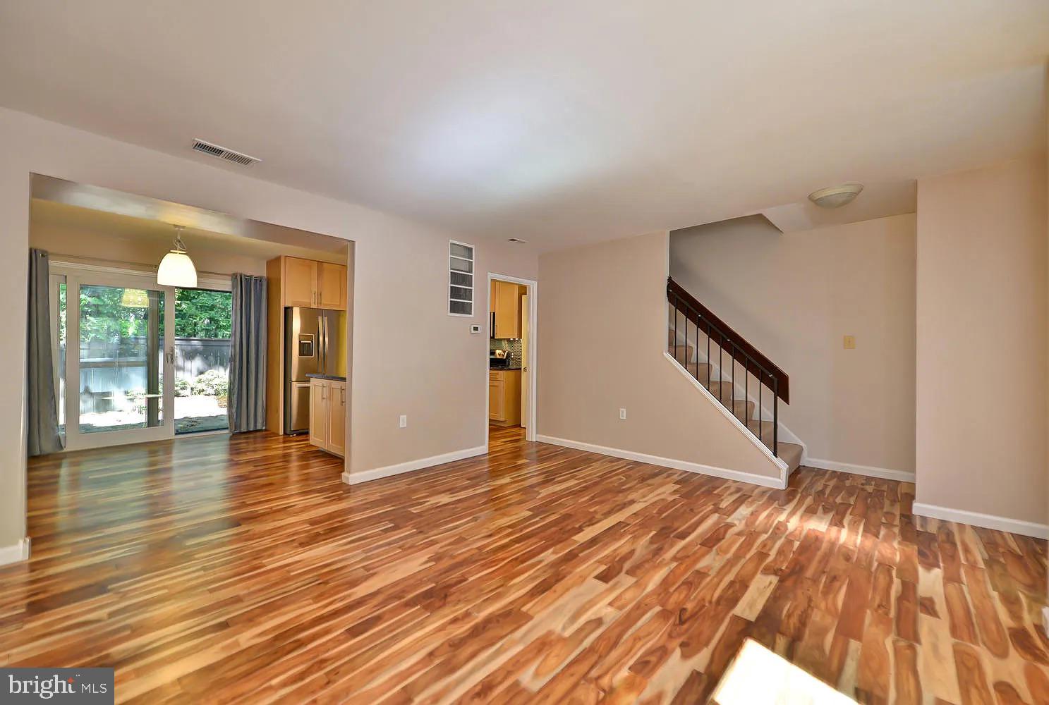 FAIRFAX - Residential Lease