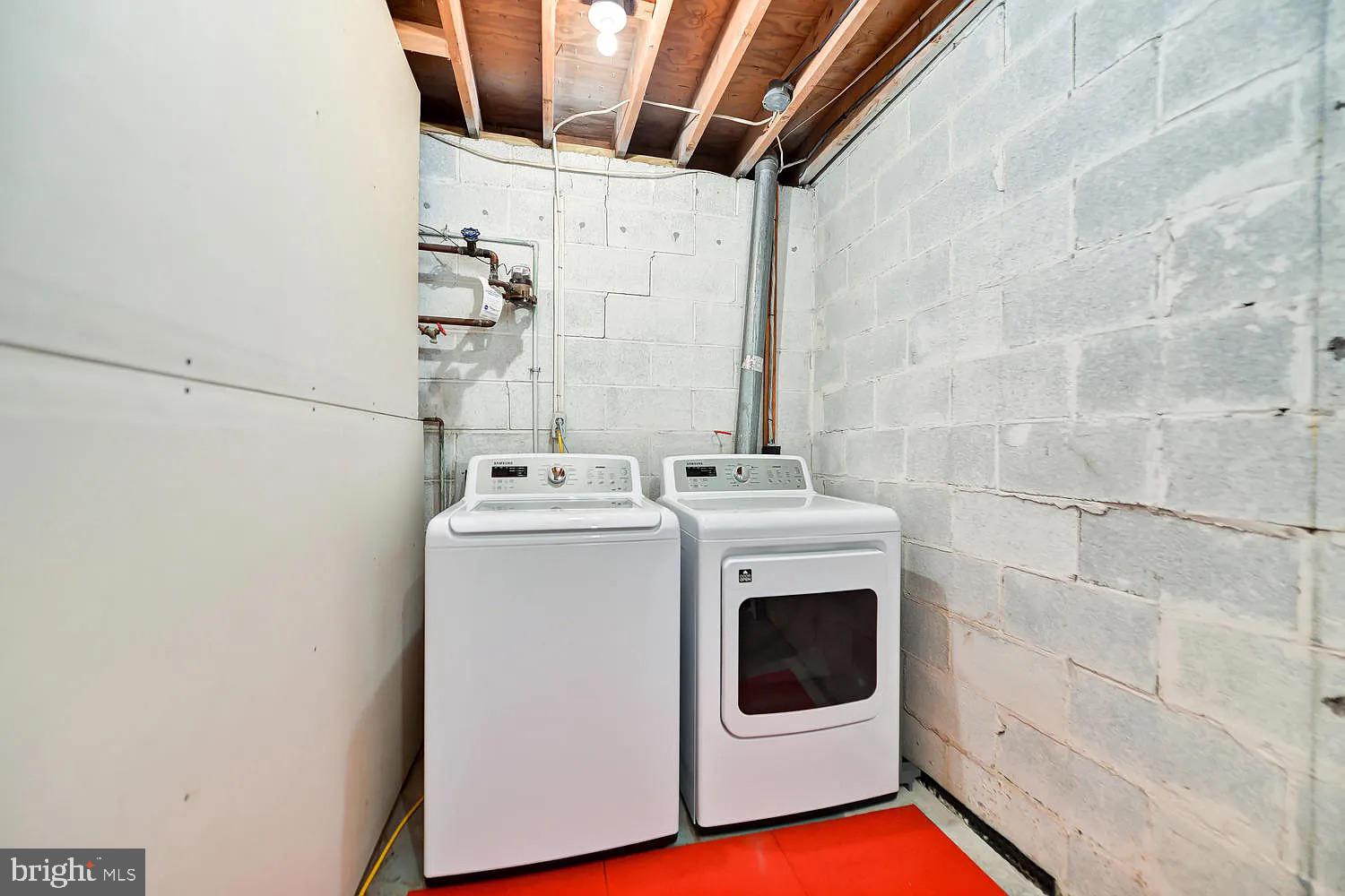 FAIRFAX - Residential Lease