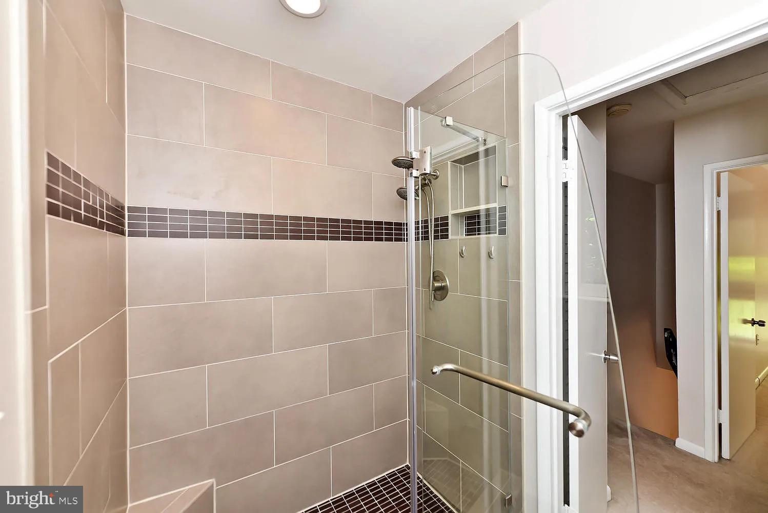 FAIRFAX - Residential Lease