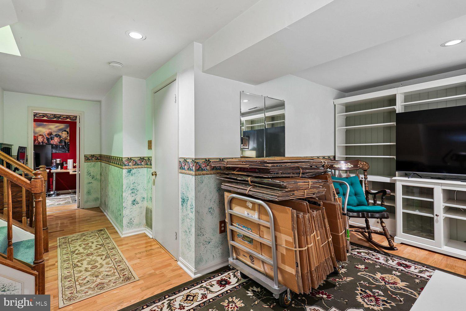 LONGMEAD - Residential
