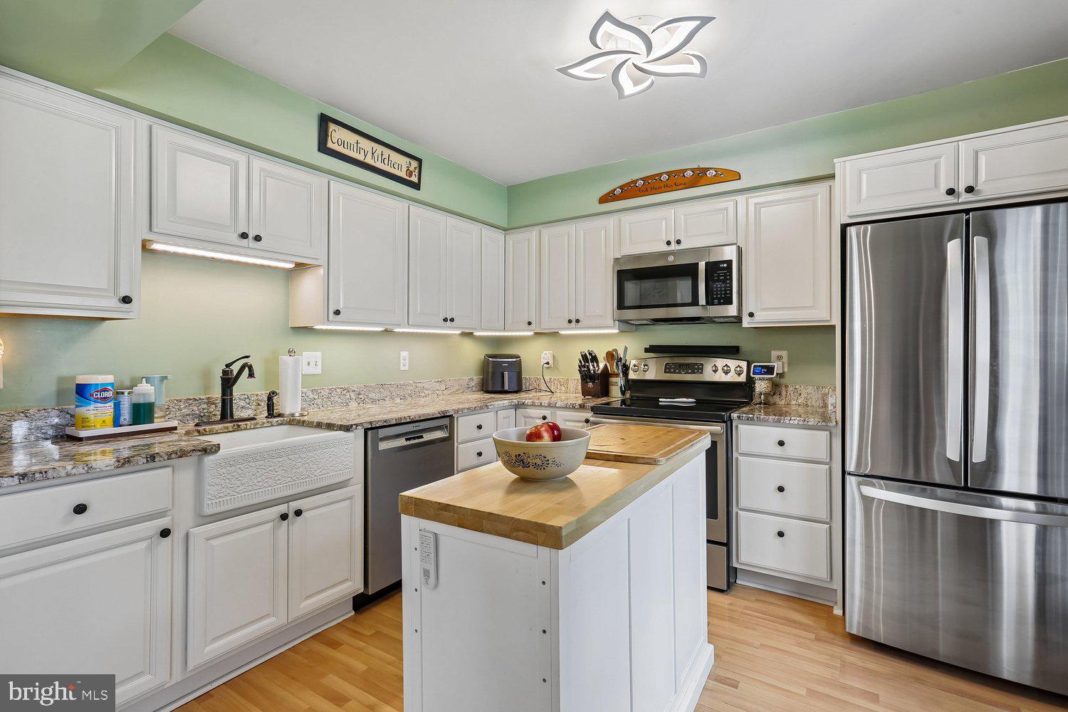 LONGMEAD - Residential