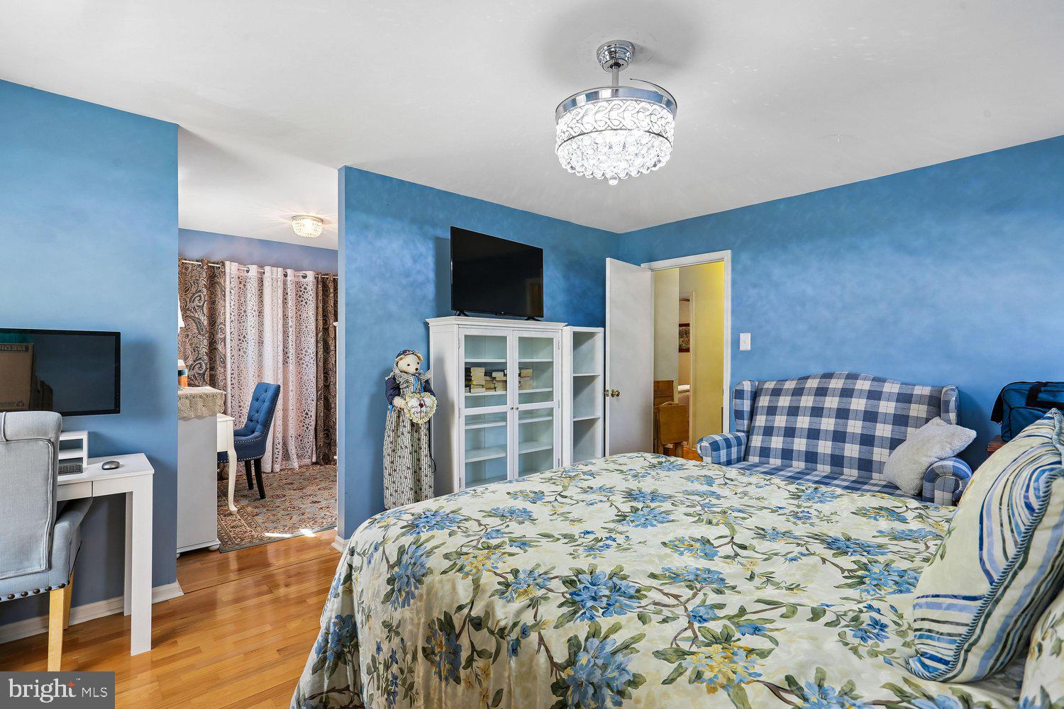 LONGMEAD - Residential