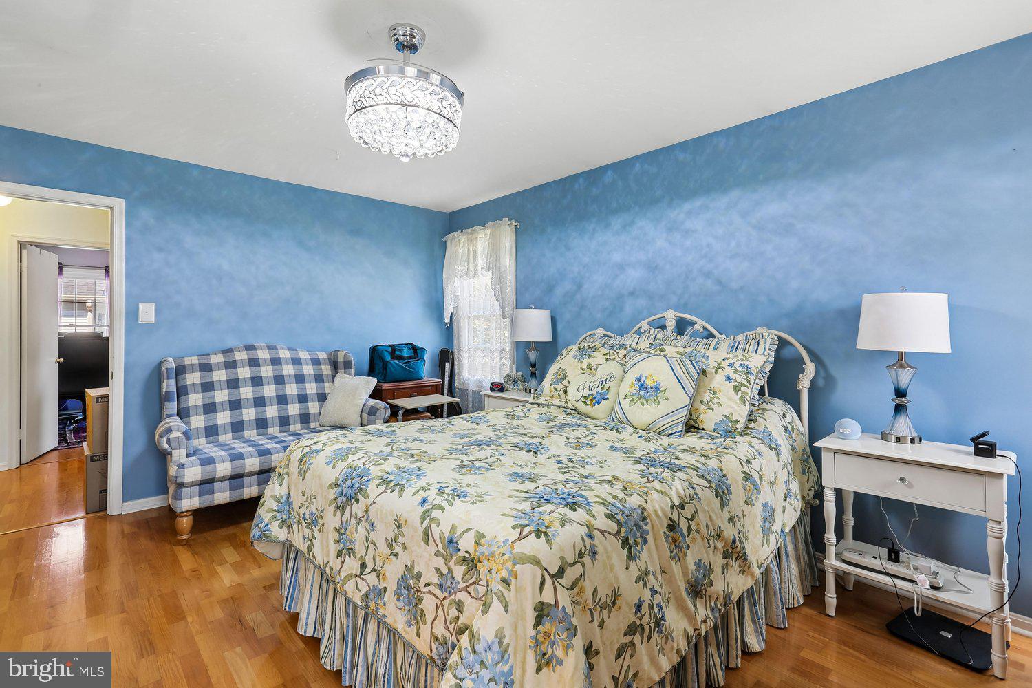 LONGMEAD - Residential