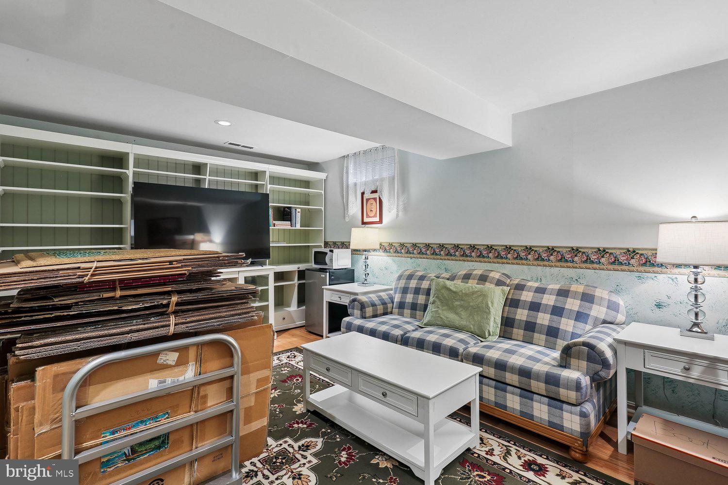 LONGMEAD - Residential