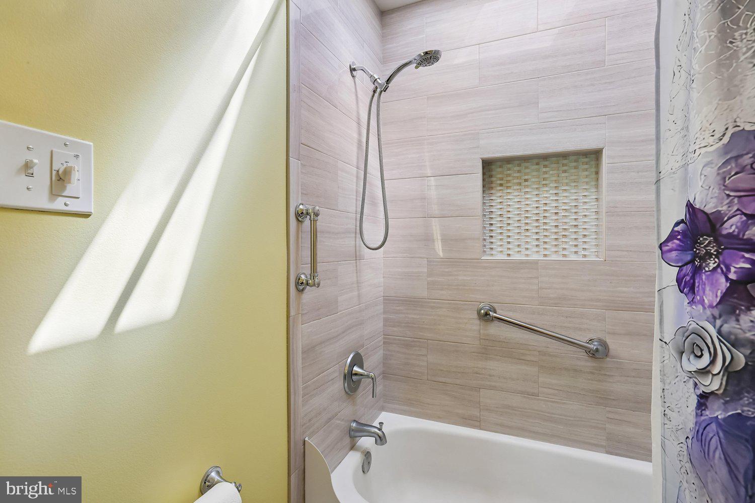 LONGMEAD - Residential
