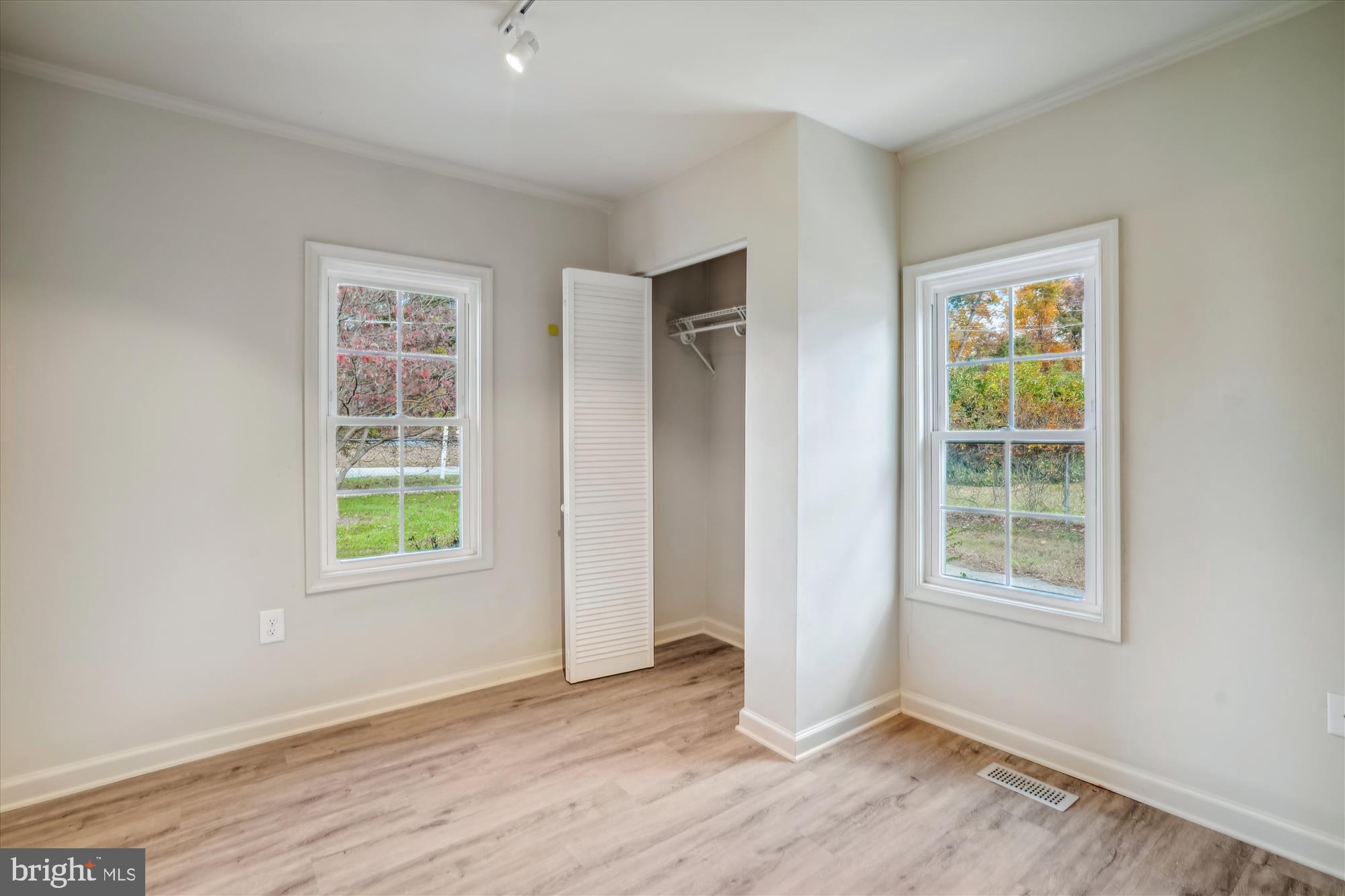 ELVATON ACRES - Residential