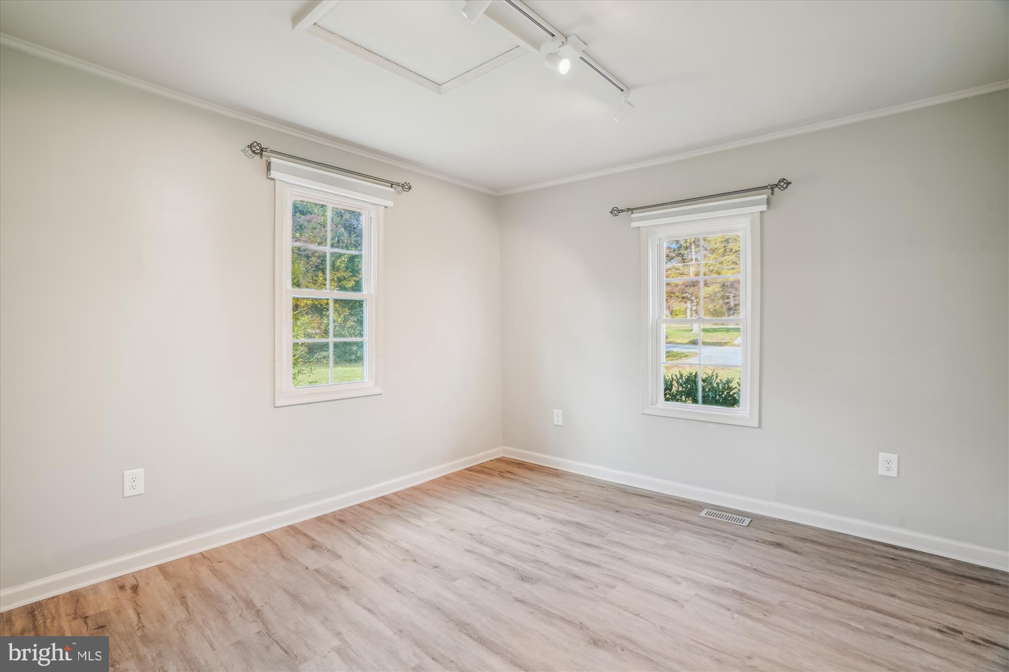 ELVATON ACRES - Residential