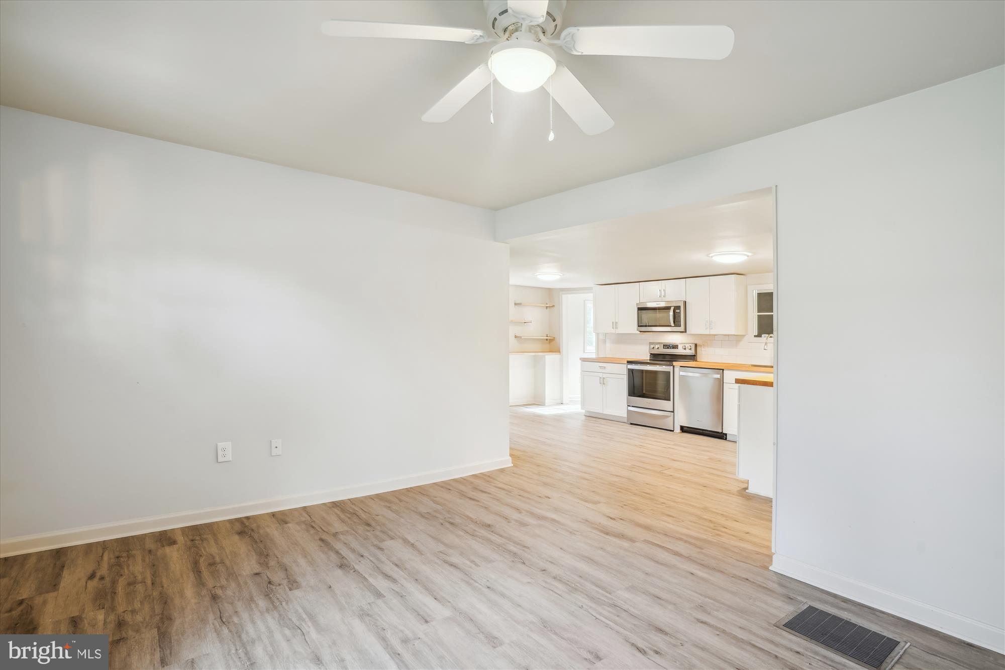 ELVATON ACRES - Residential