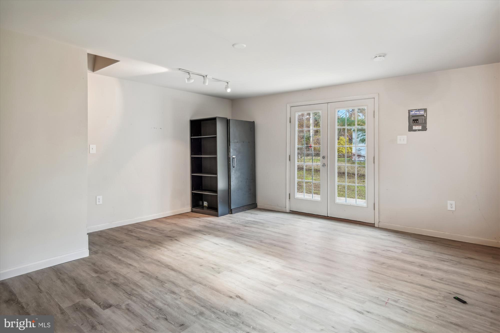 ELVATON ACRES - Residential