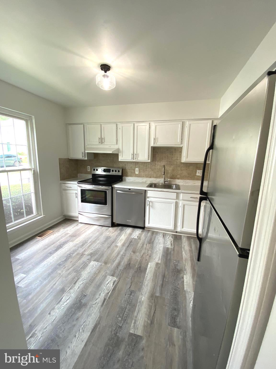 CROMWELL STATION - Residential Lease