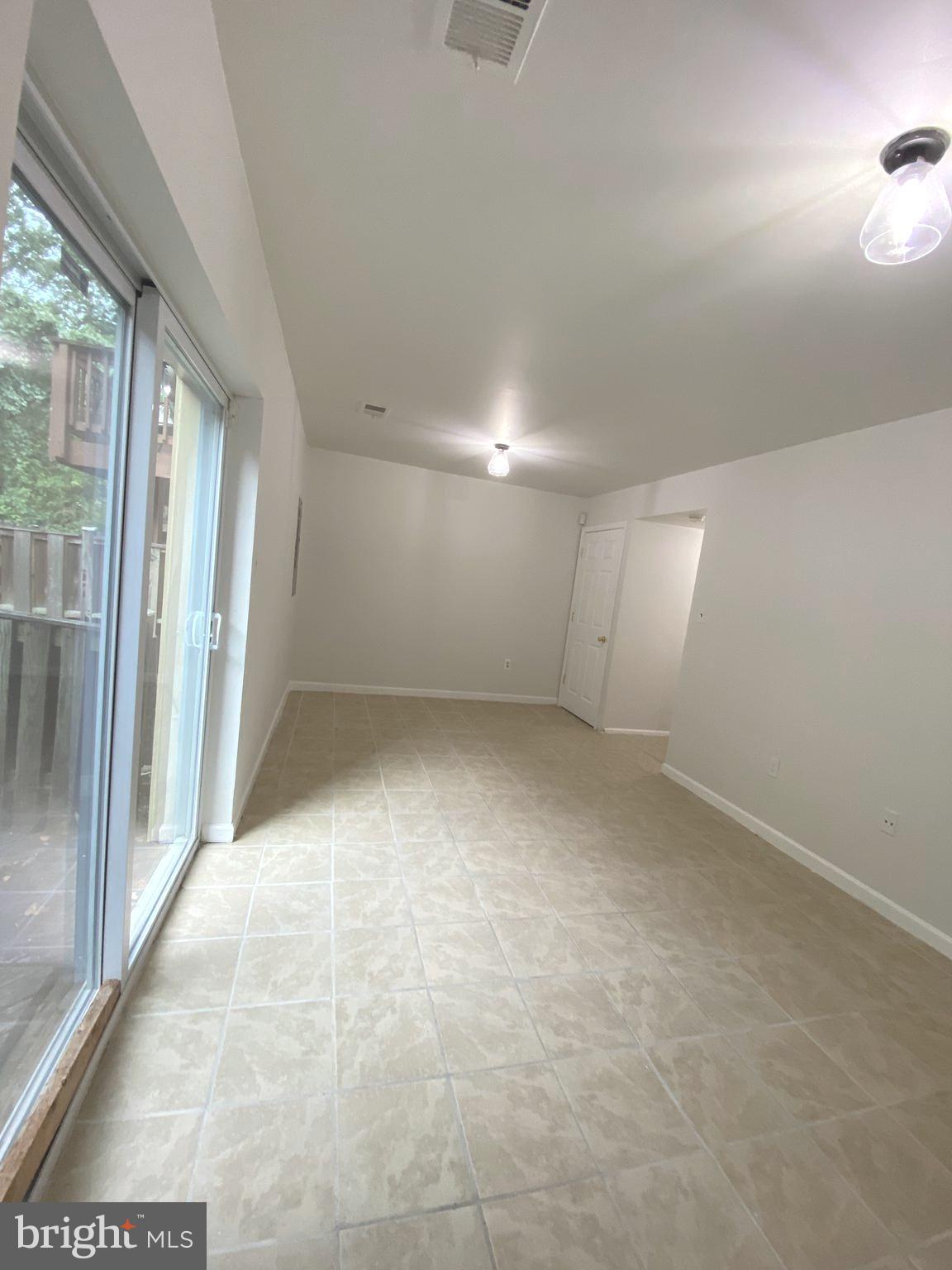 CROMWELL STATION - Residential Lease