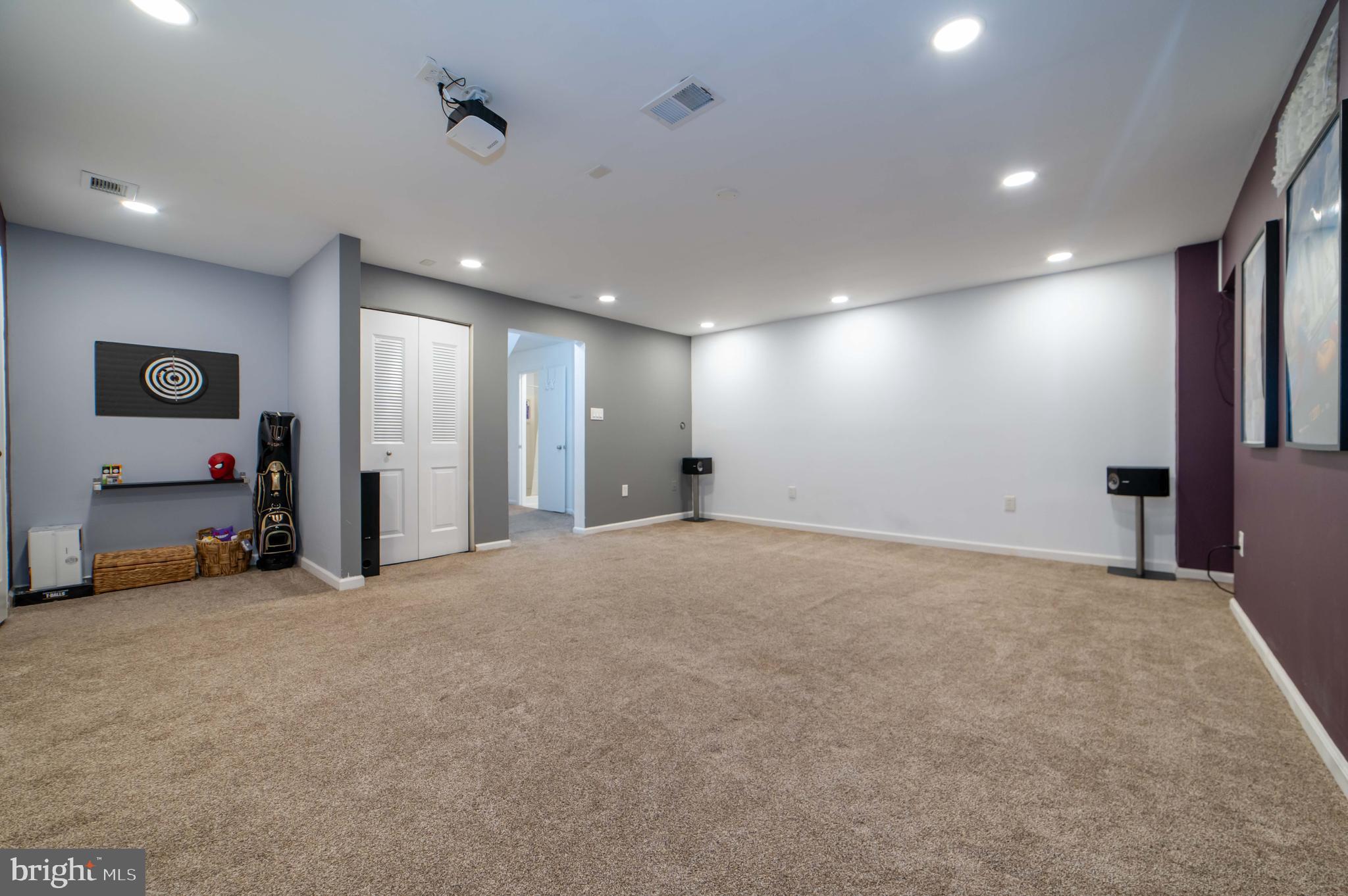 CIRCLE WOODS - Residential