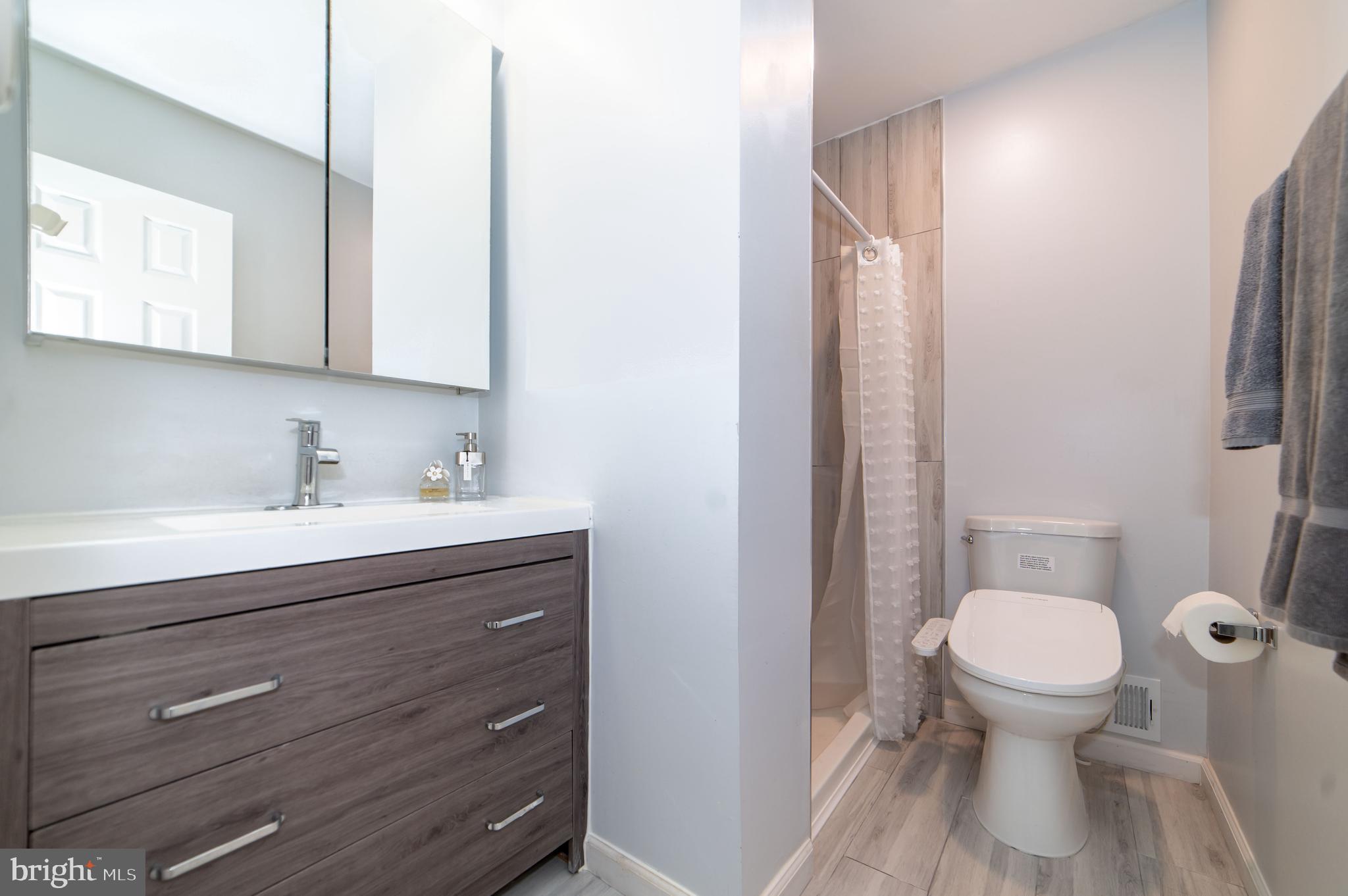 CIRCLE WOODS - Residential