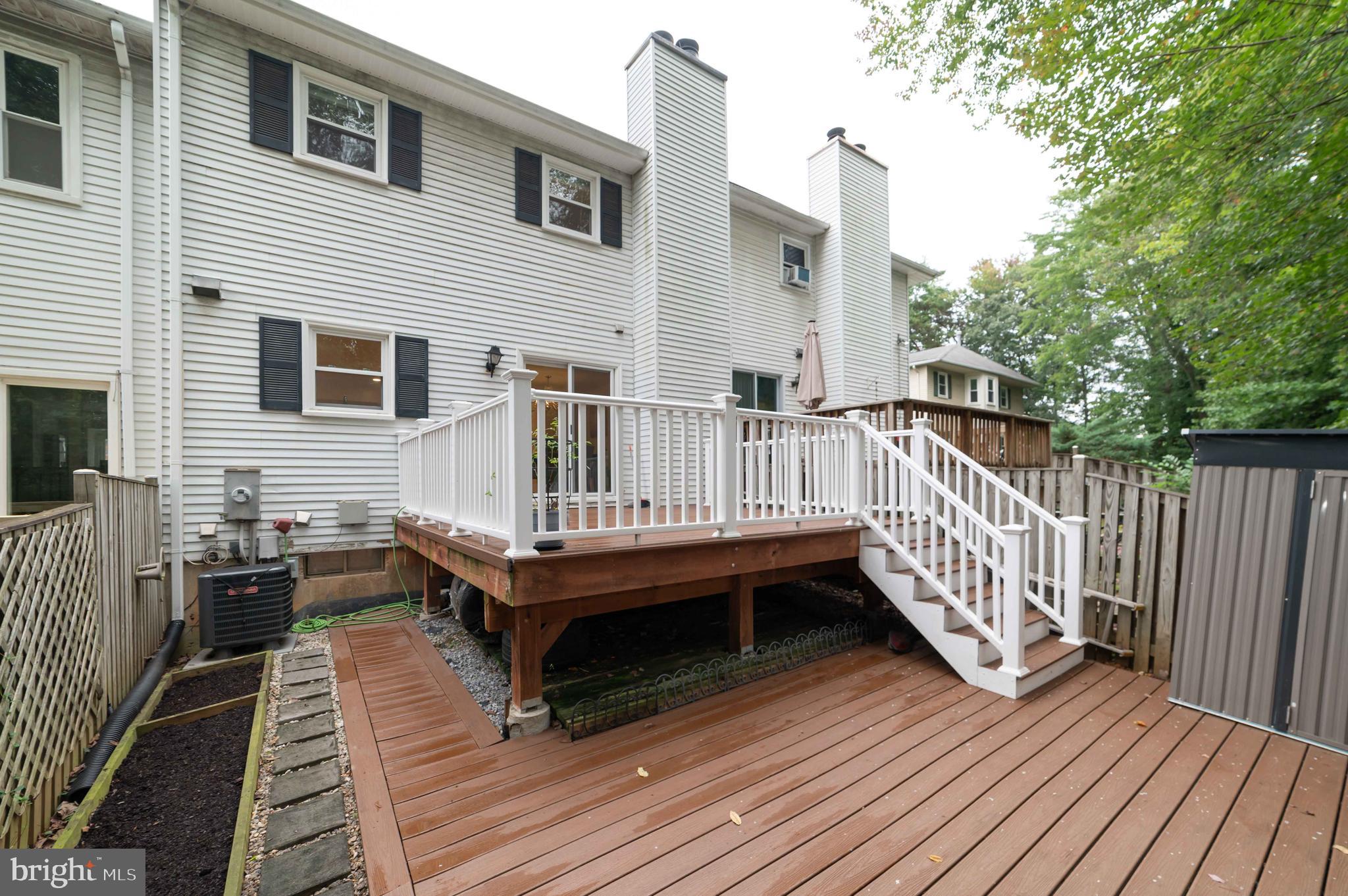 CIRCLE WOODS - Residential