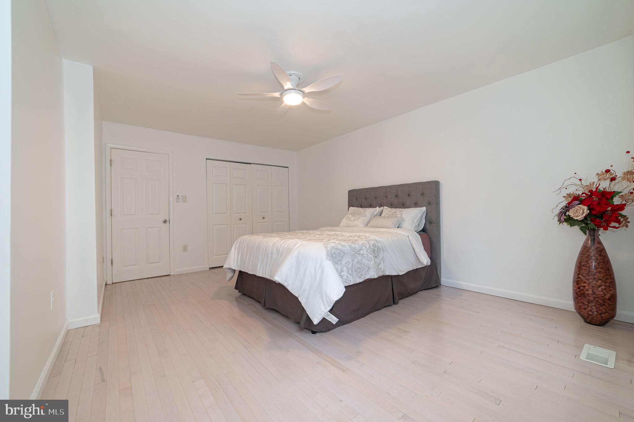 CIRCLE WOODS - Residential