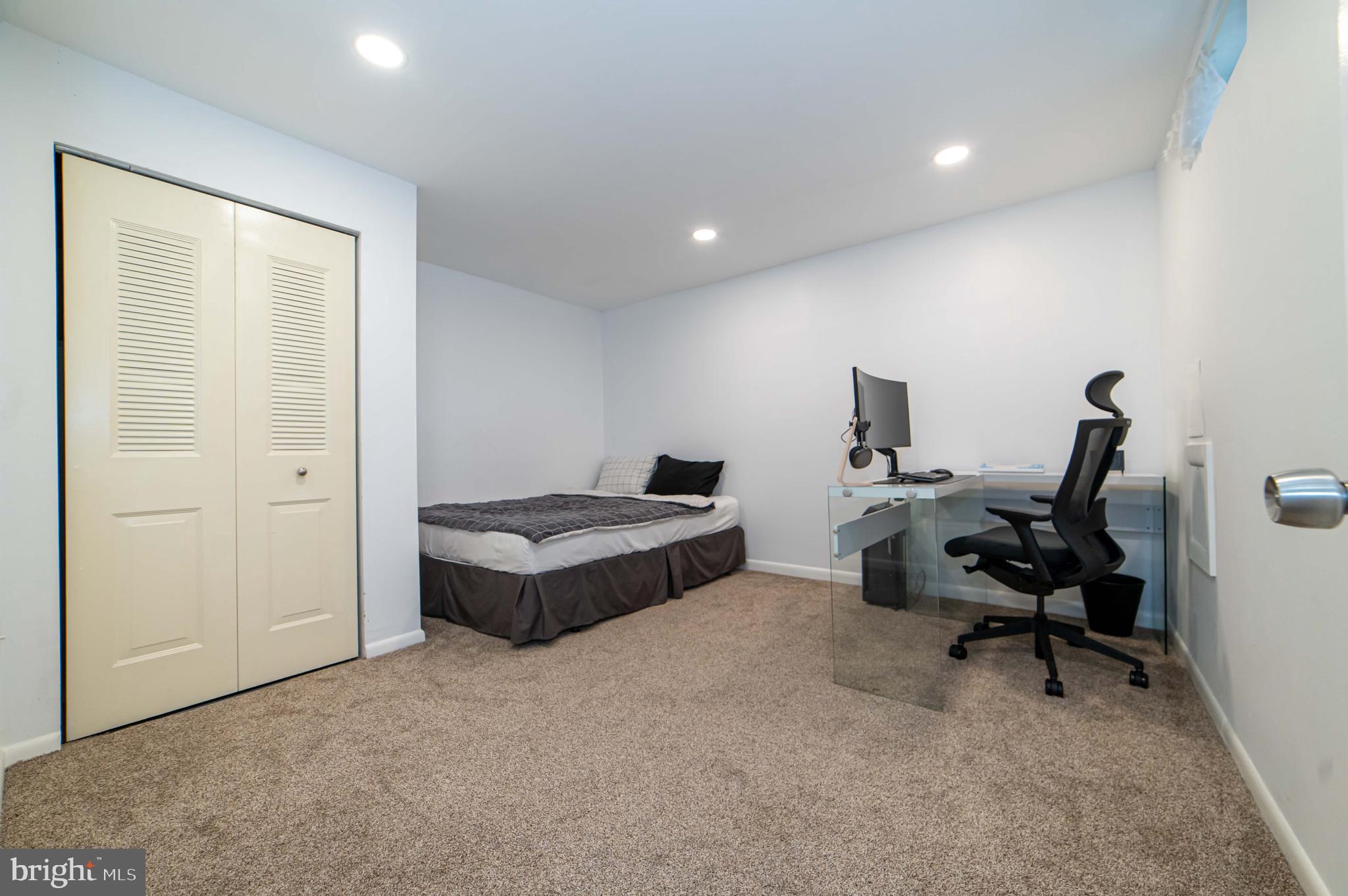 CIRCLE WOODS - Residential