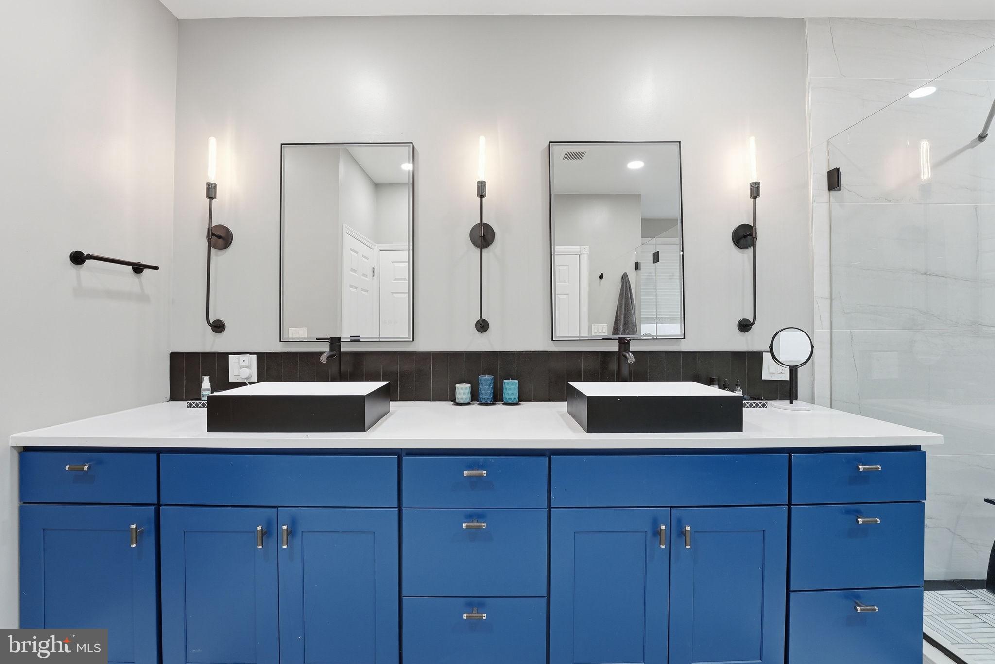 BUCKNELL MANOR - Residential