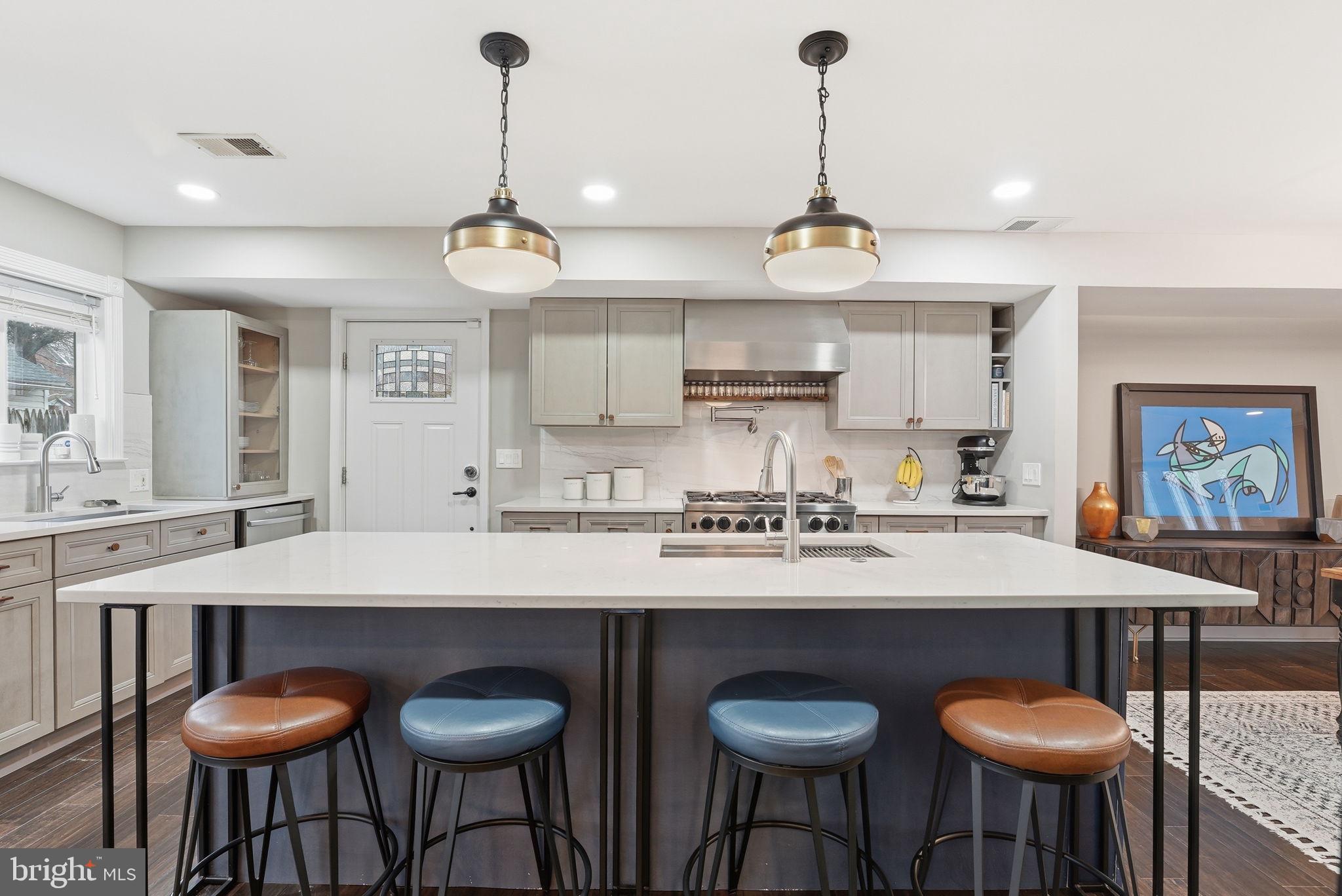 BUCKNELL MANOR - Residential