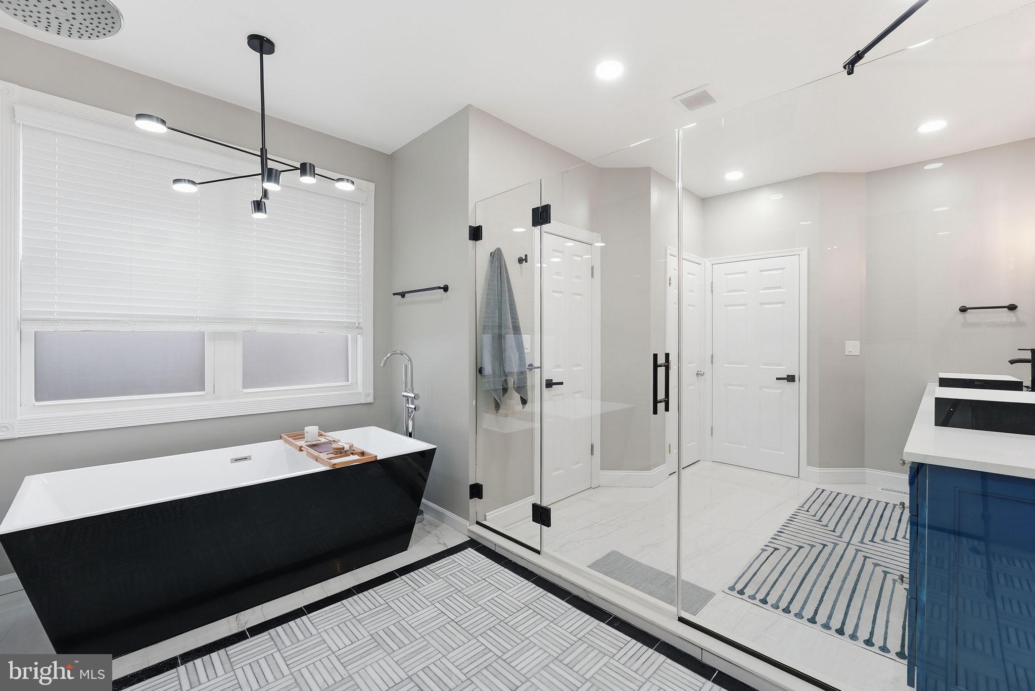 BUCKNELL MANOR - Residential