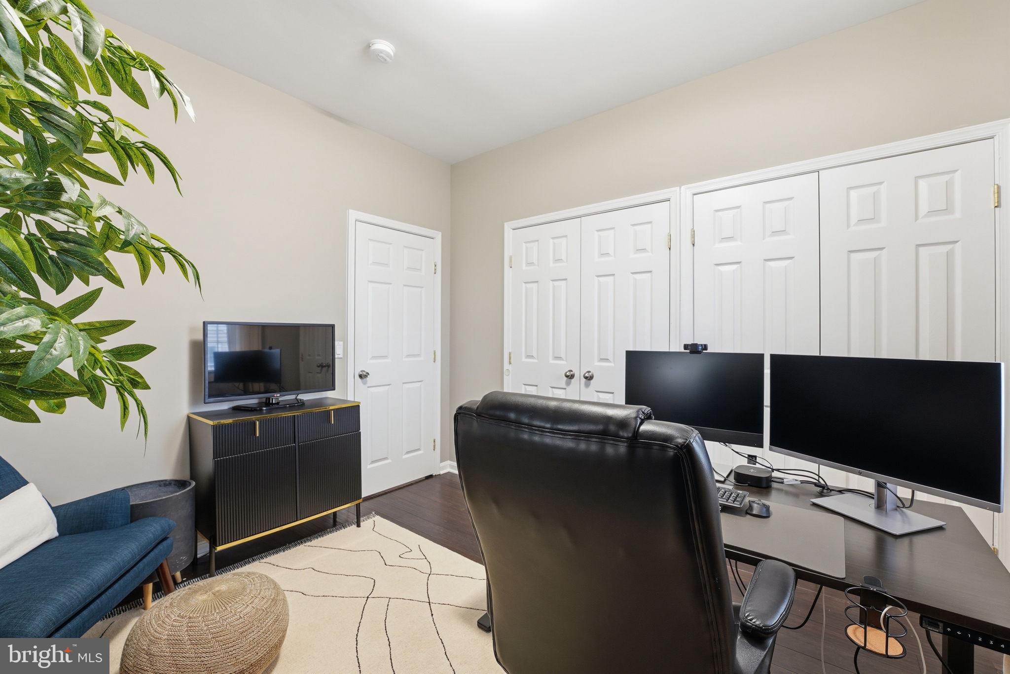 BUCKNELL MANOR - Residential