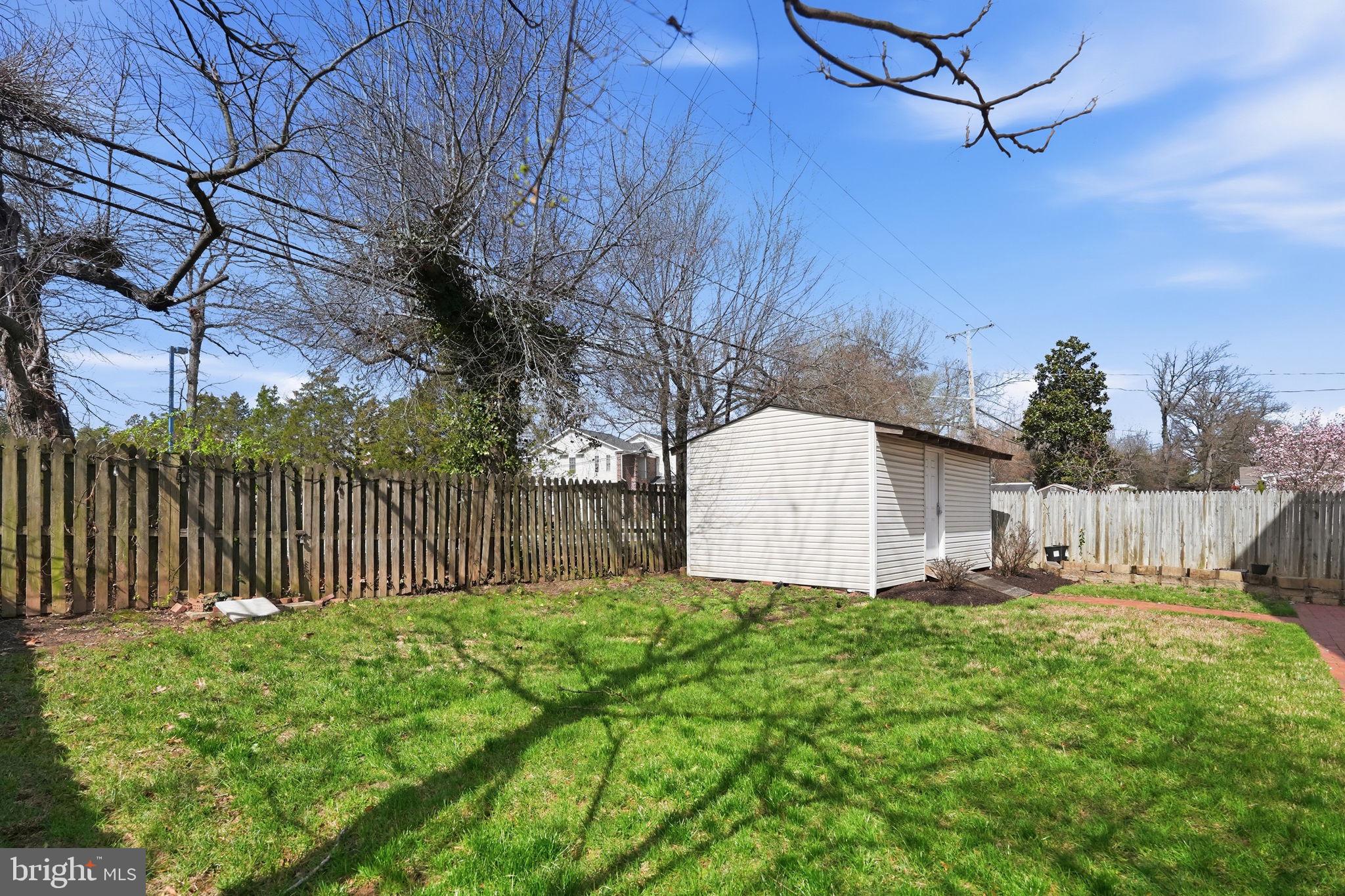 BUCKNELL MANOR - Residential