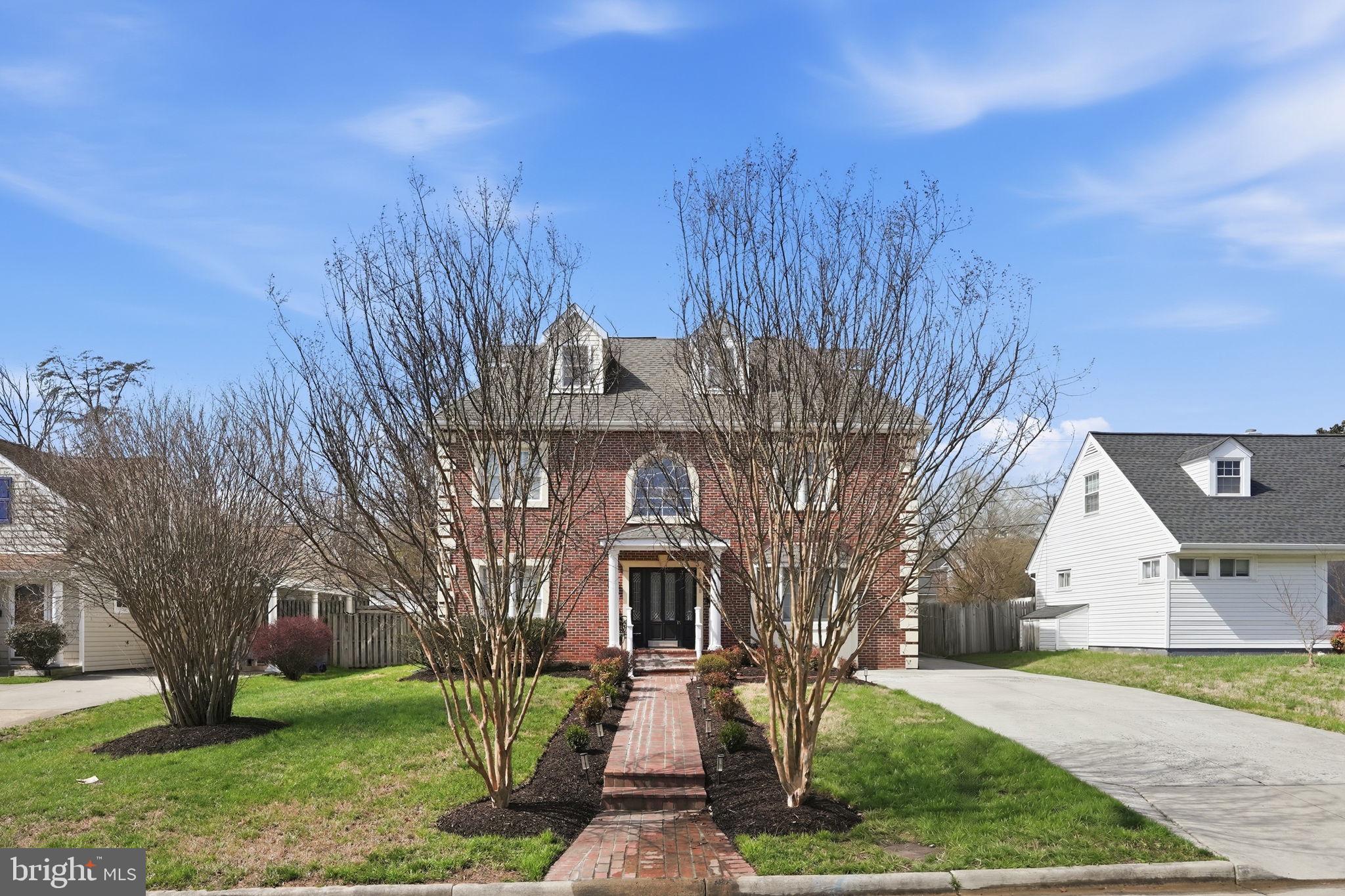 BUCKNELL MANOR - Residential