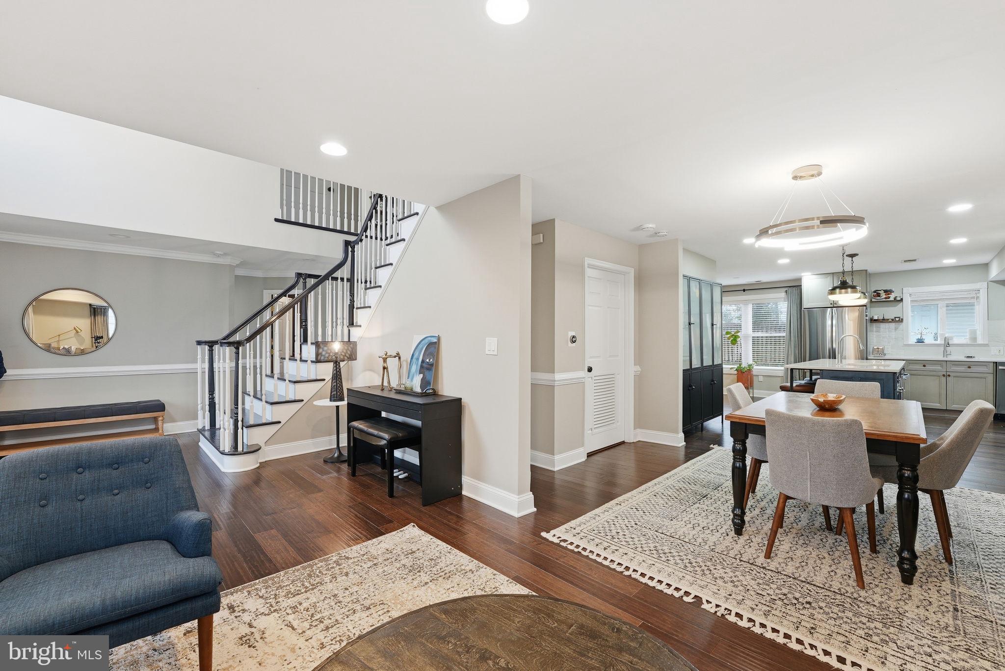 BUCKNELL MANOR - Residential