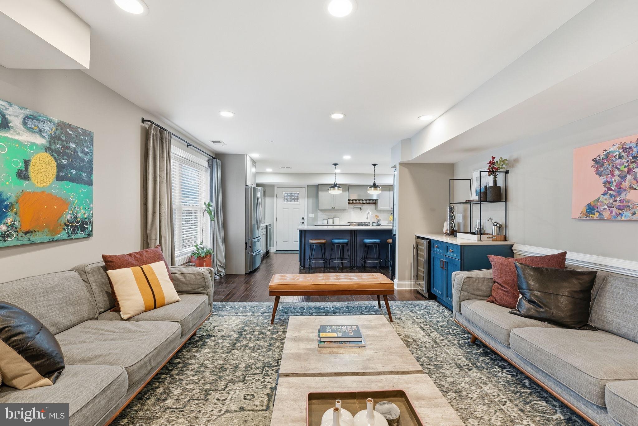 BUCKNELL MANOR - Residential