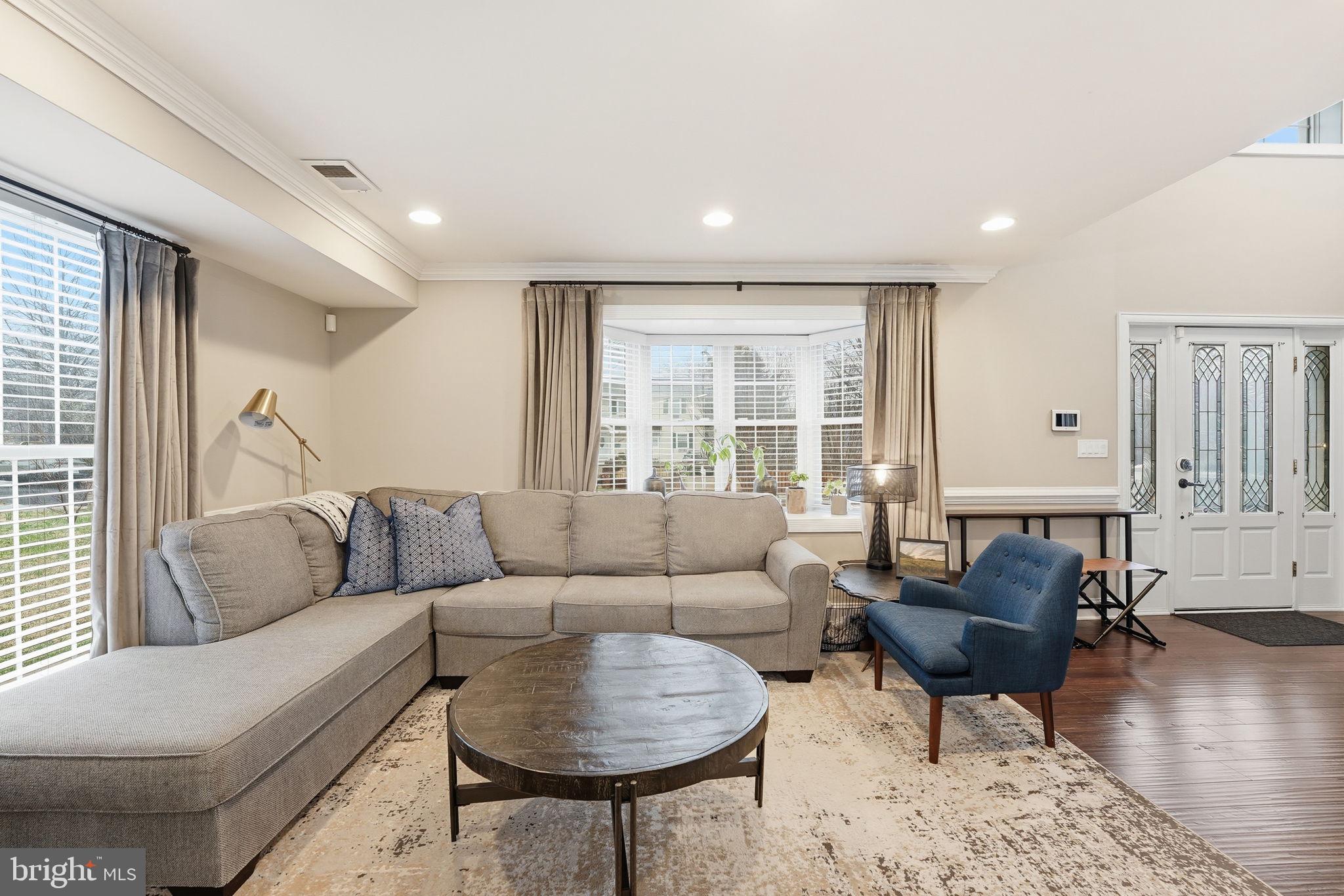 BUCKNELL MANOR - Residential