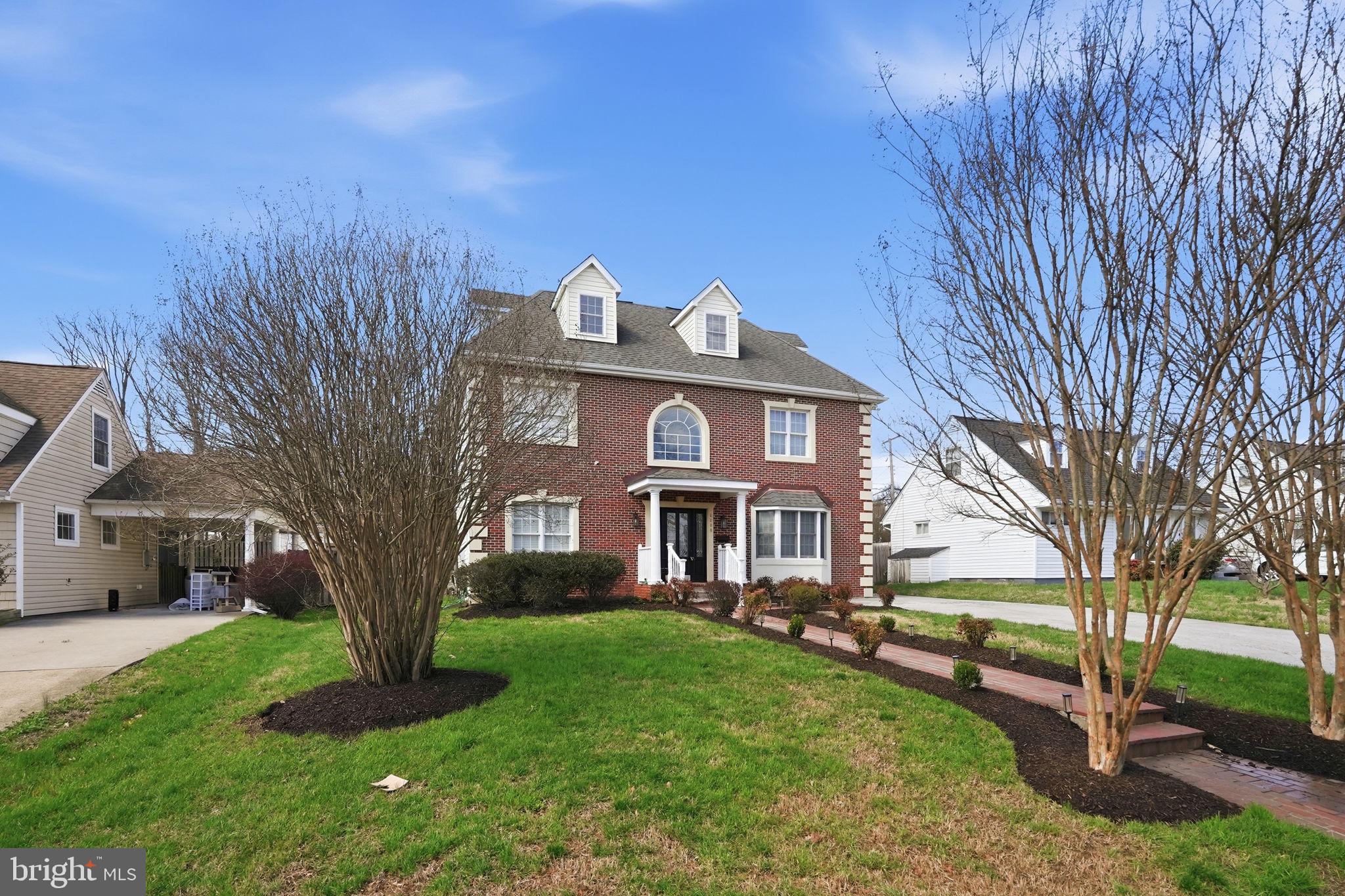 BUCKNELL MANOR - Residential