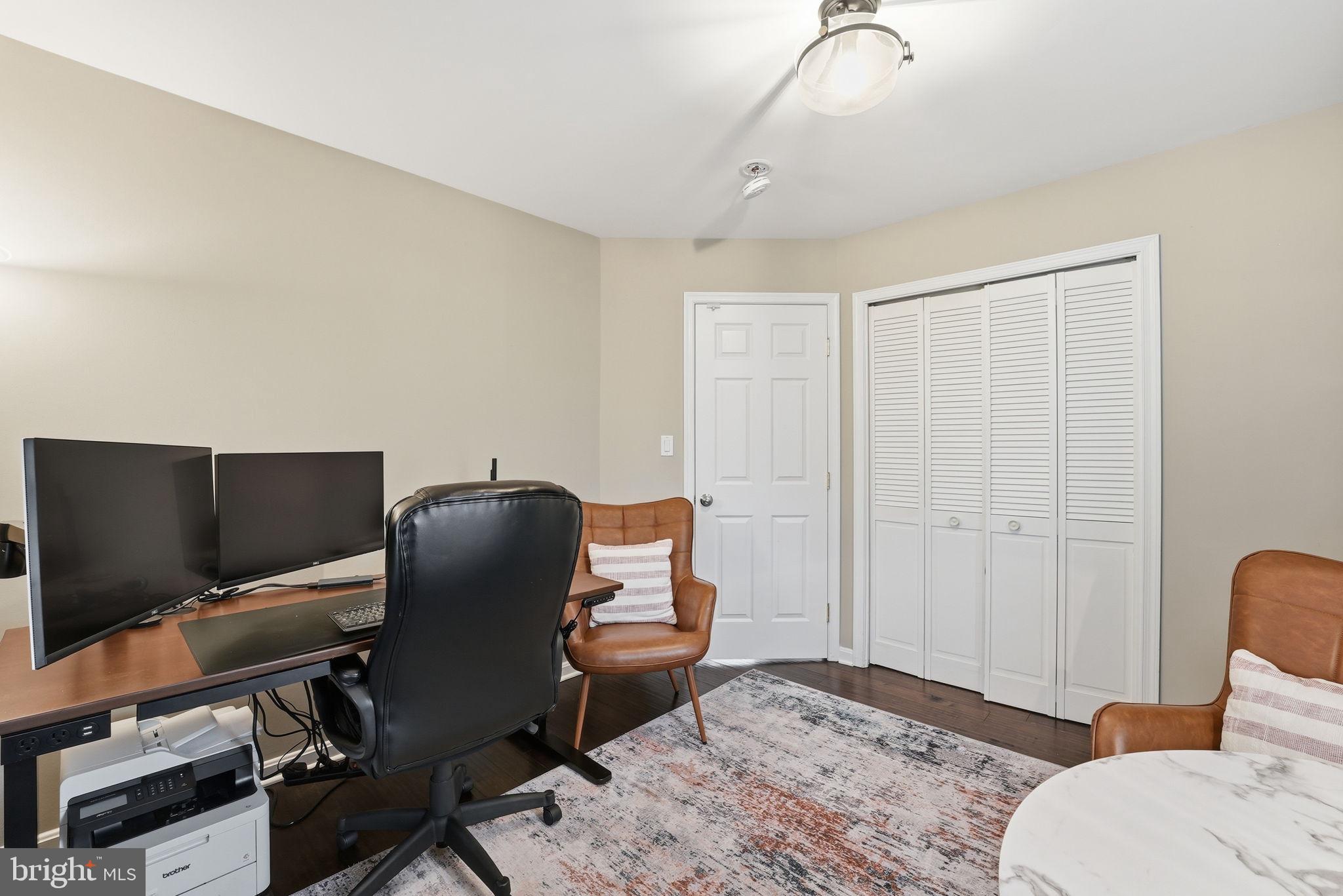 BUCKNELL MANOR - Residential