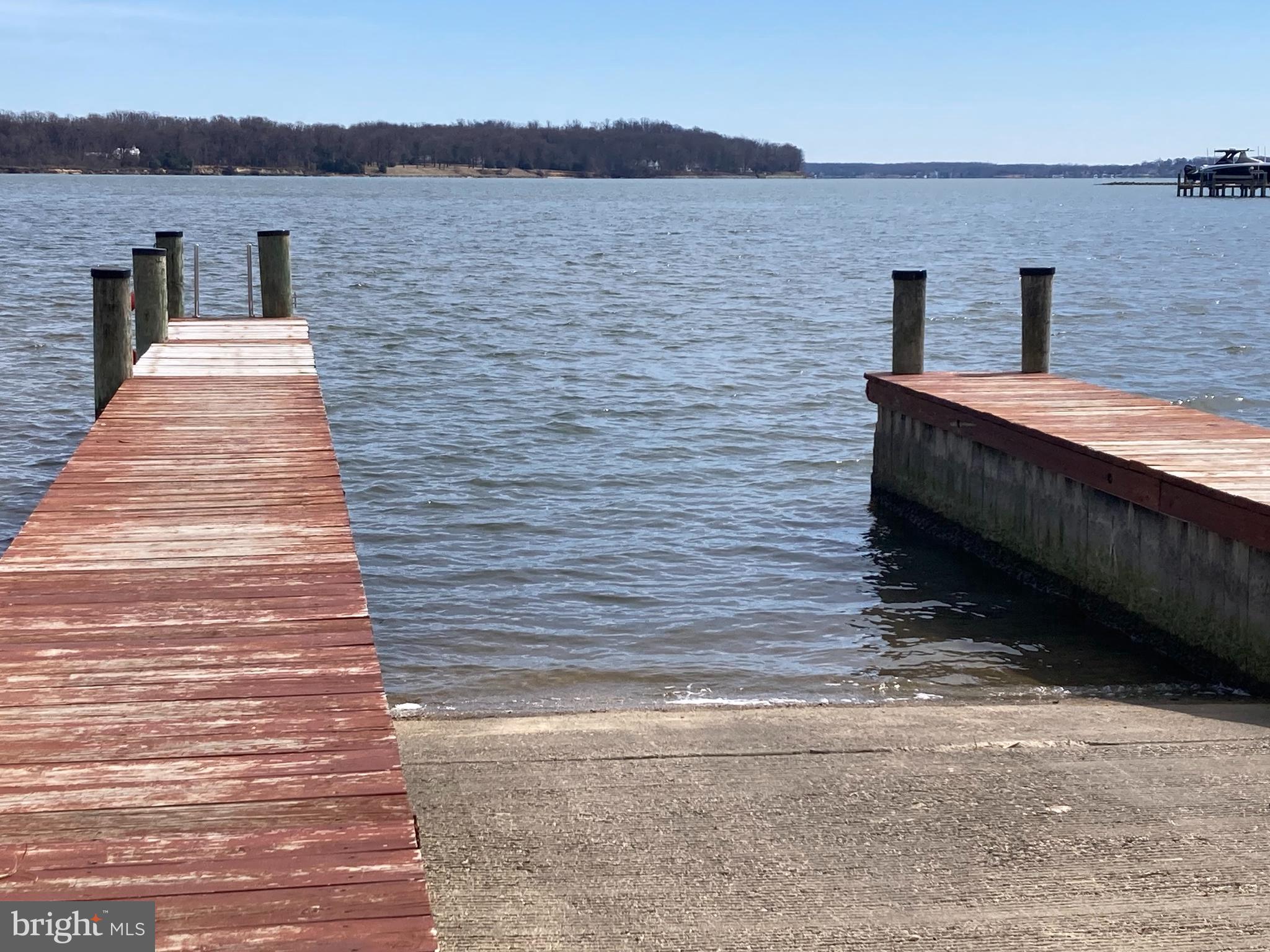 HUNTERS HARBOR - Residential