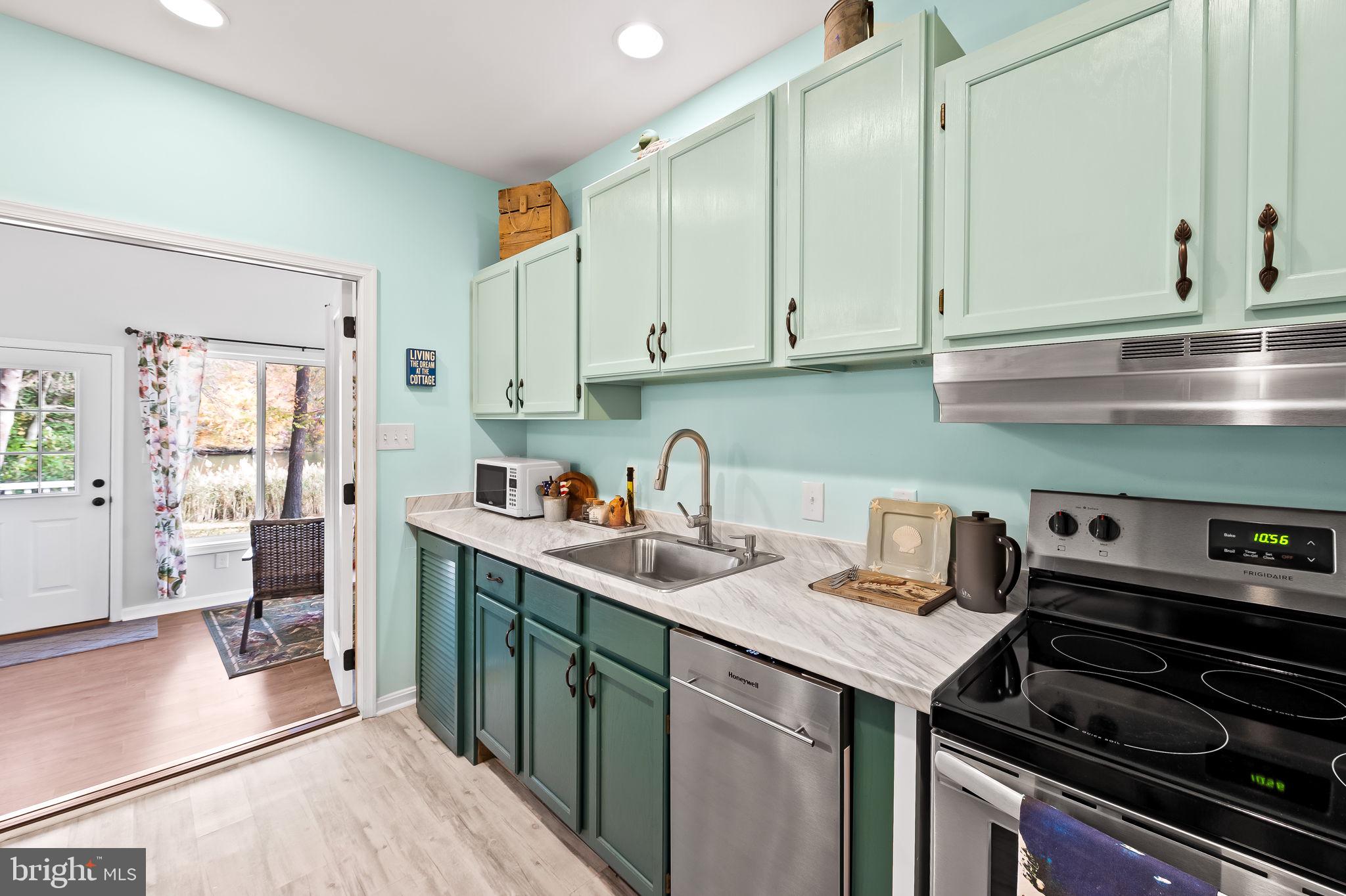 HUNTERS HARBOR - Residential