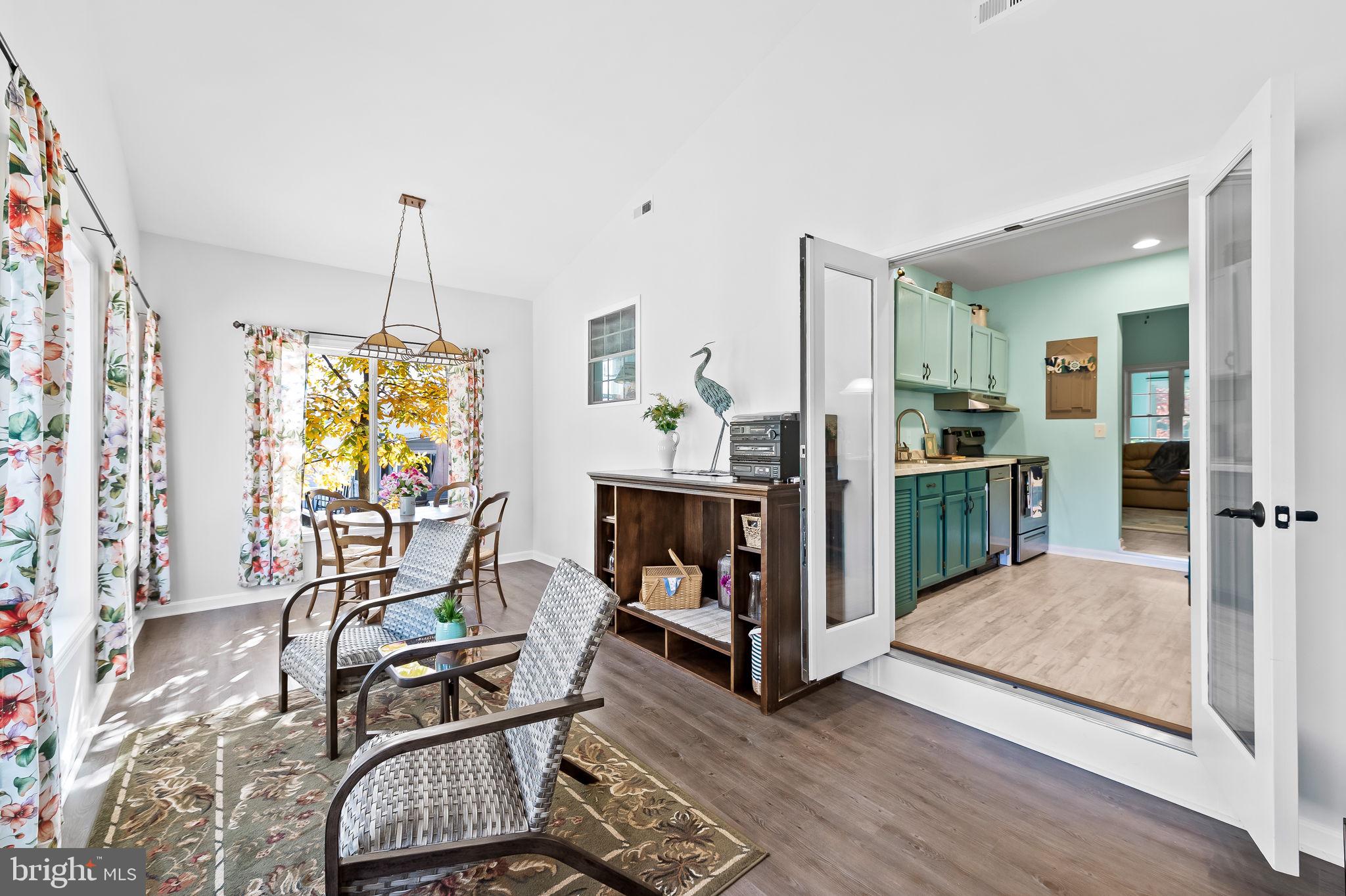 HUNTERS HARBOR - Residential