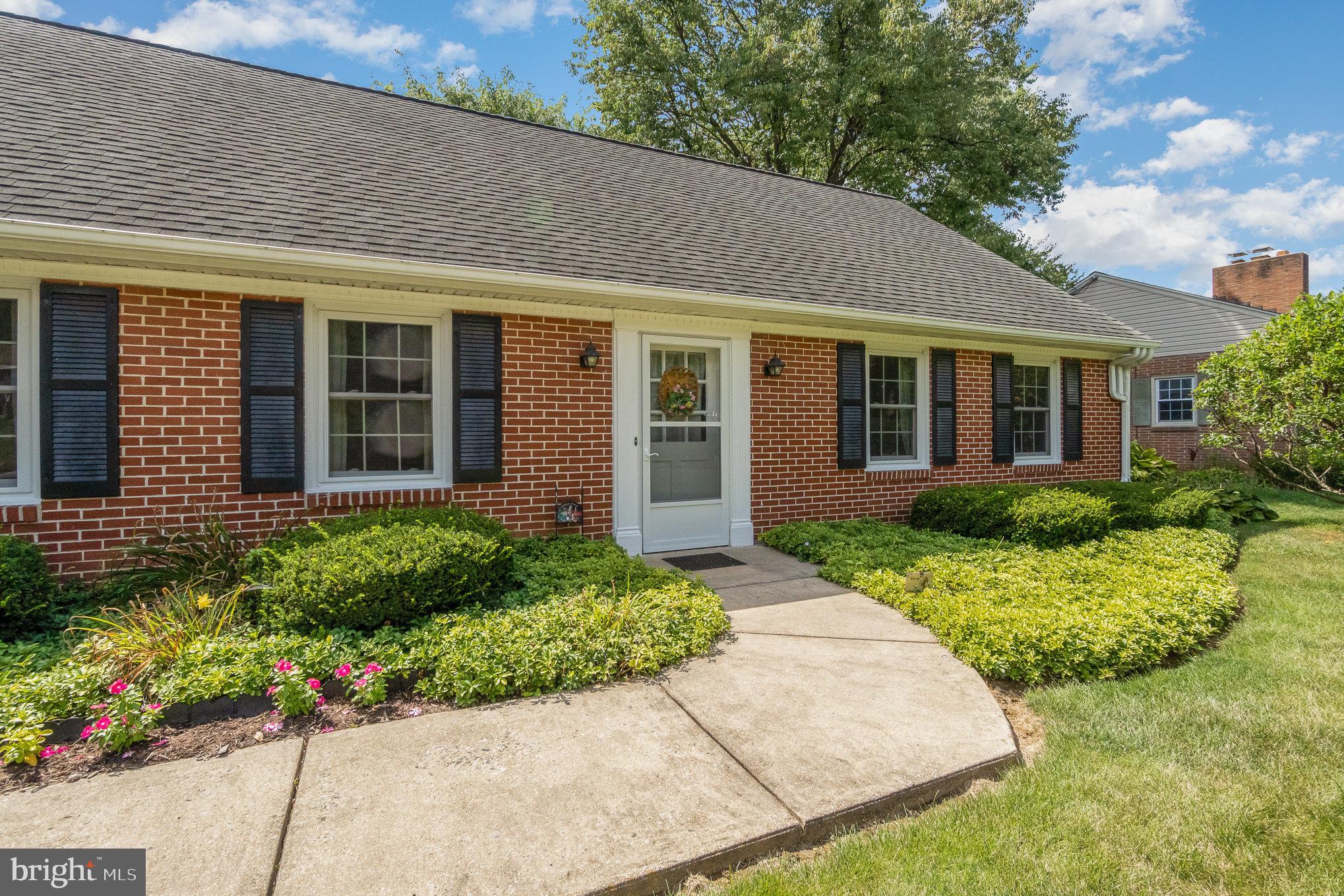 FOREST HILLS - Residential