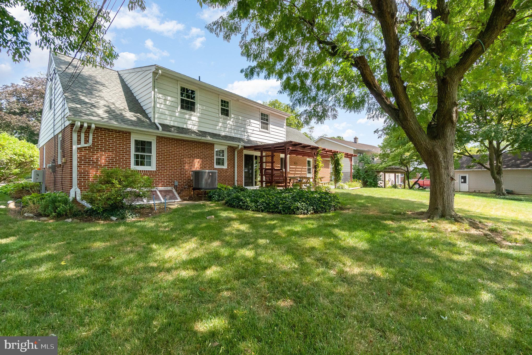 FOREST HILLS - Residential