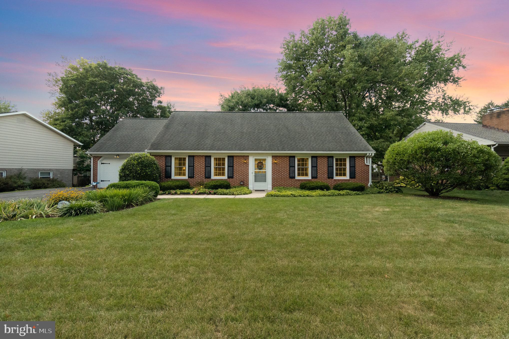 FOREST HILLS - Residential