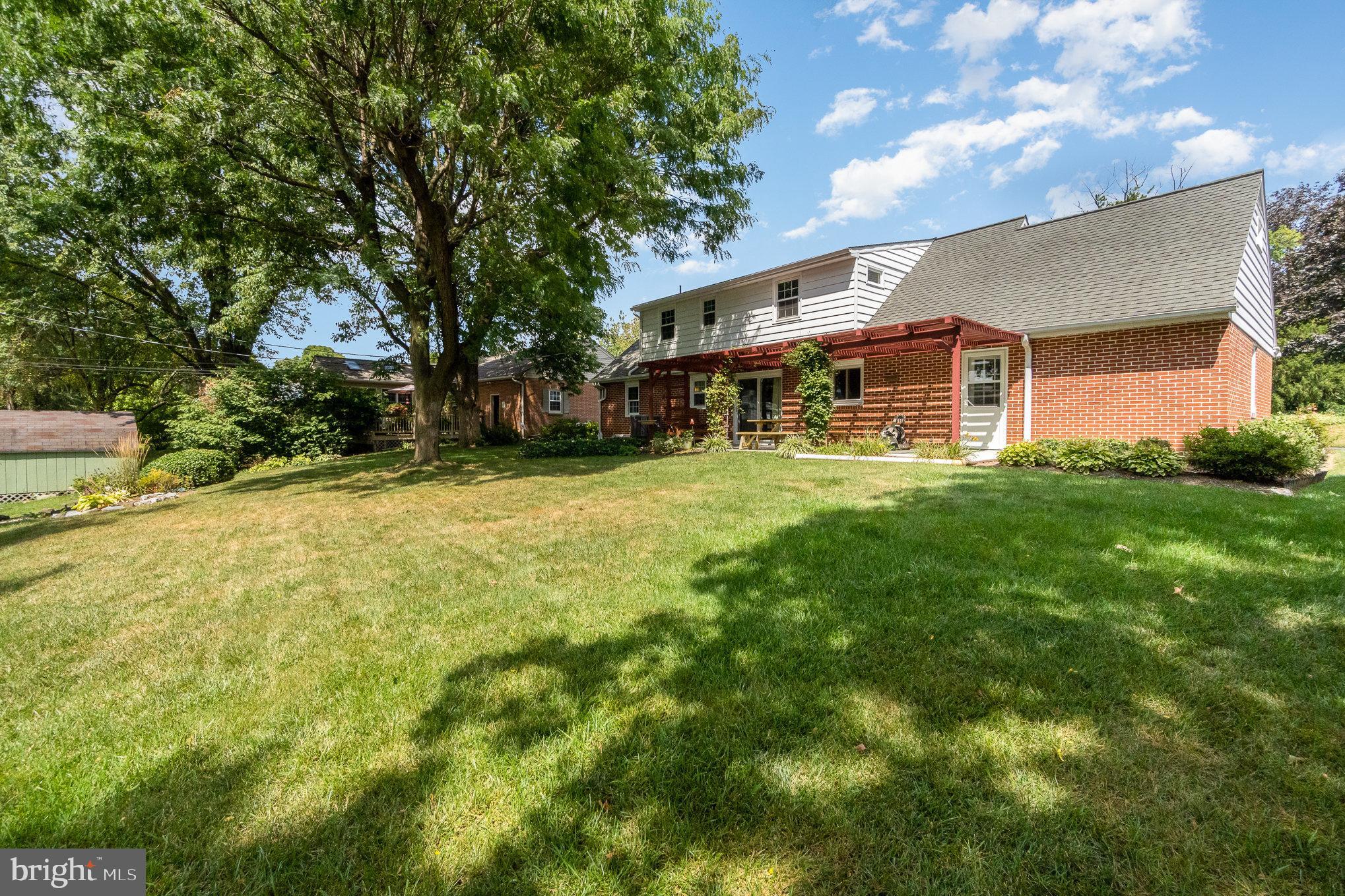 FOREST HILLS - Residential