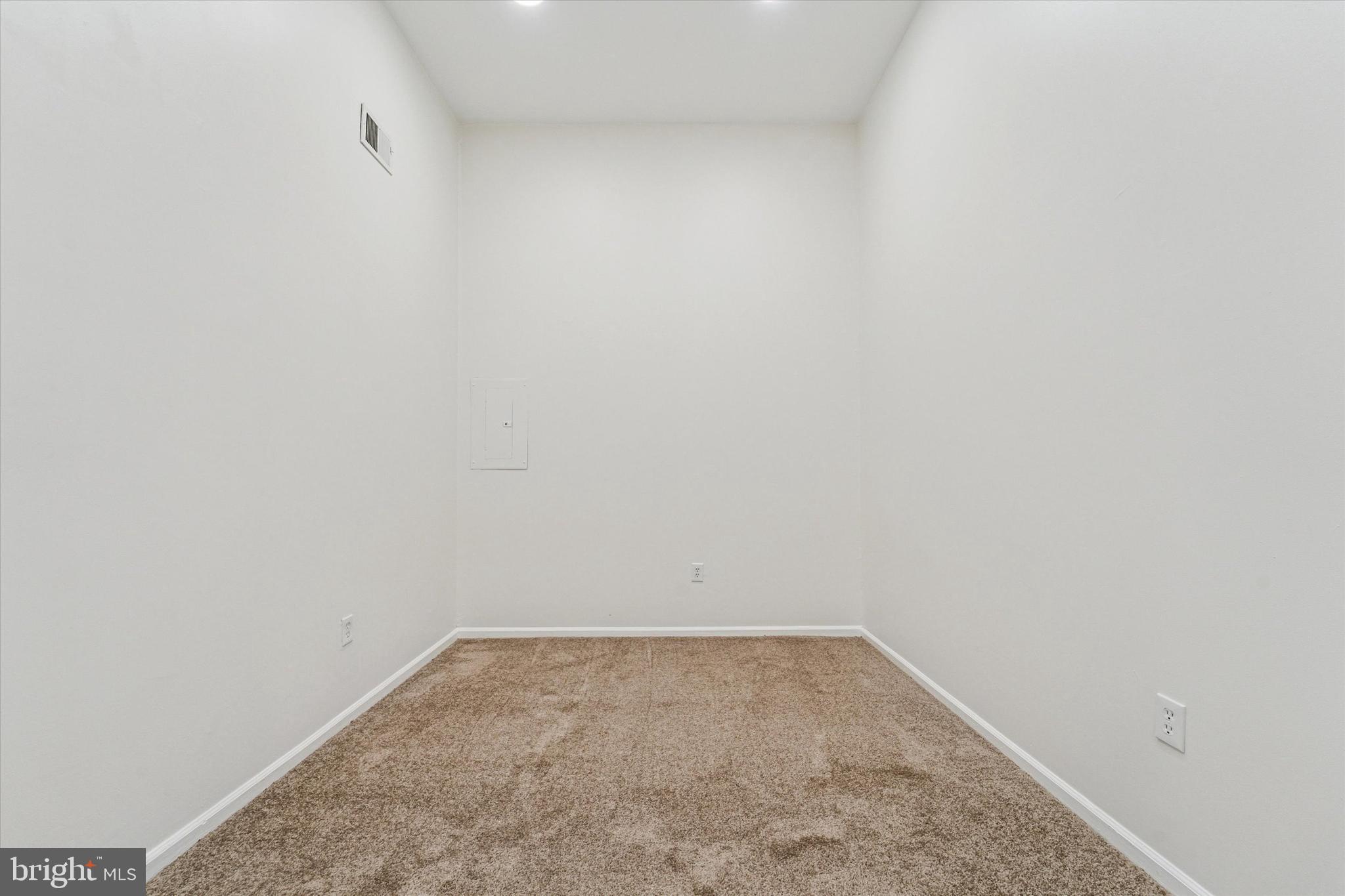 SPRING GARDEN - Residential Lease