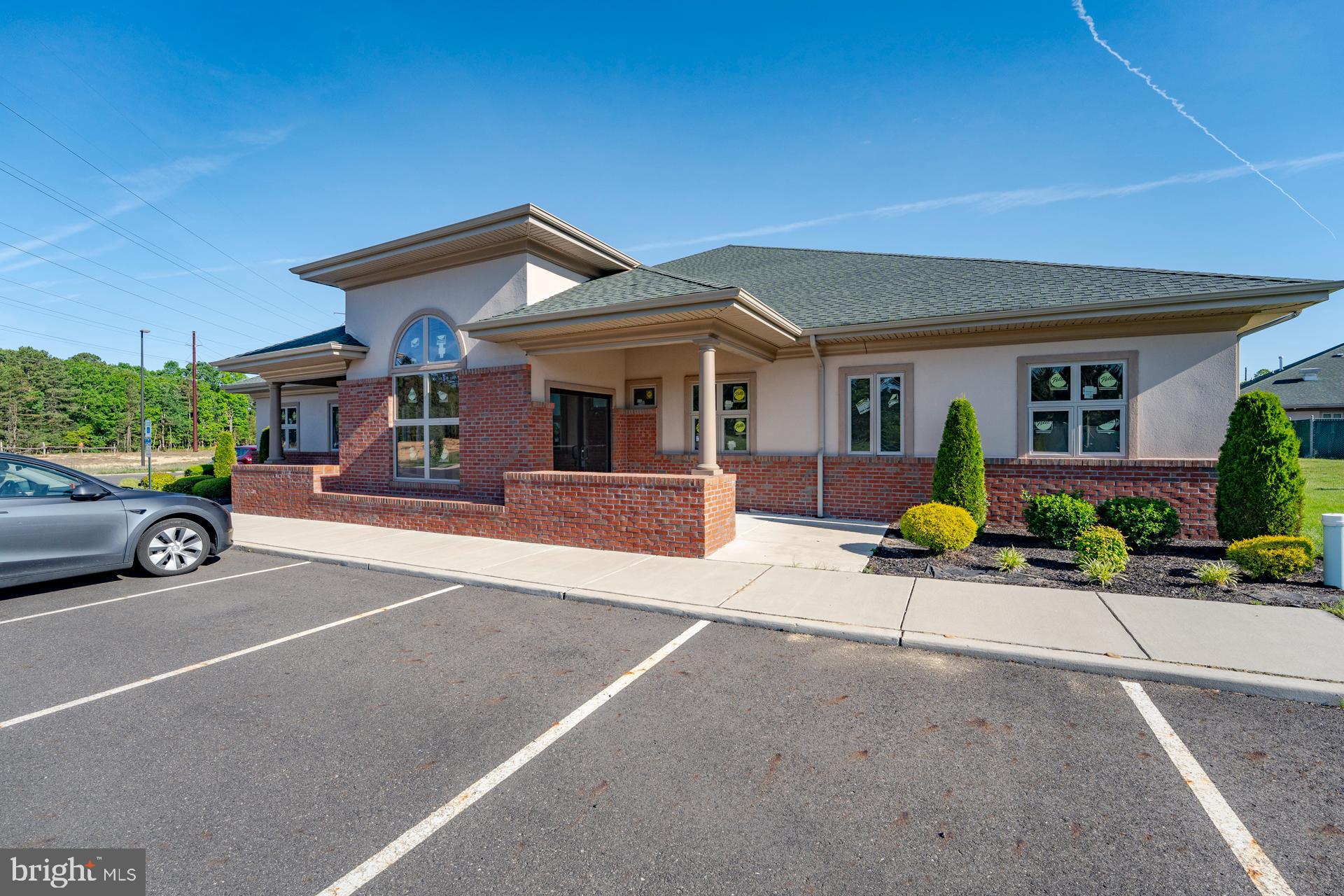 1103 W SHERMAN AVENUE 3B