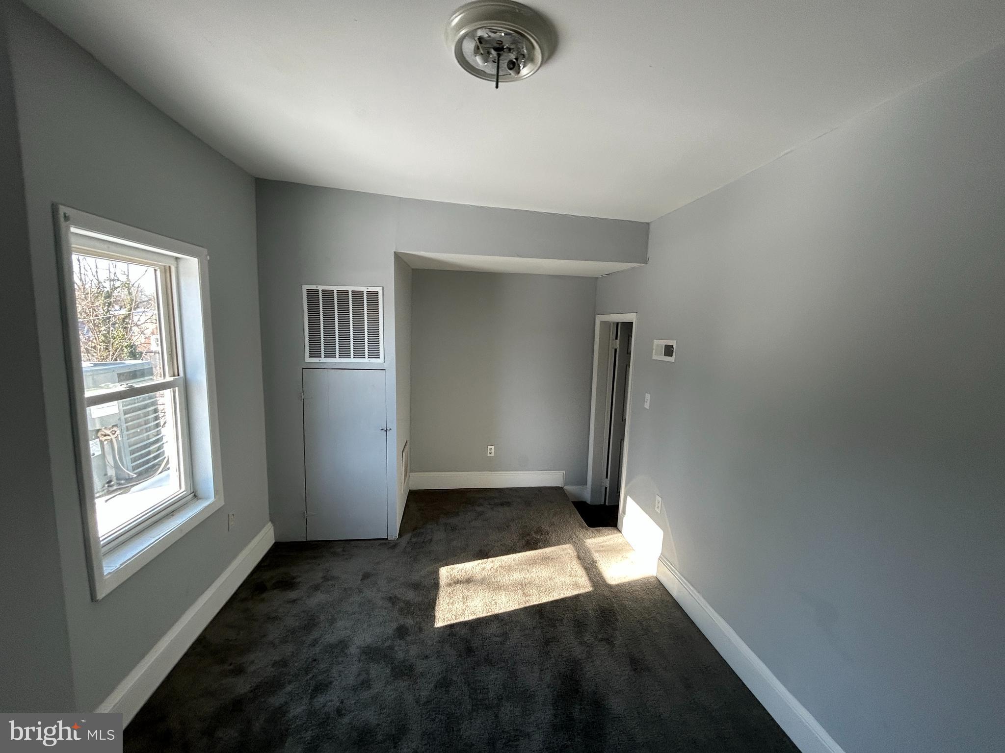 WINDSOR MILL - Residential