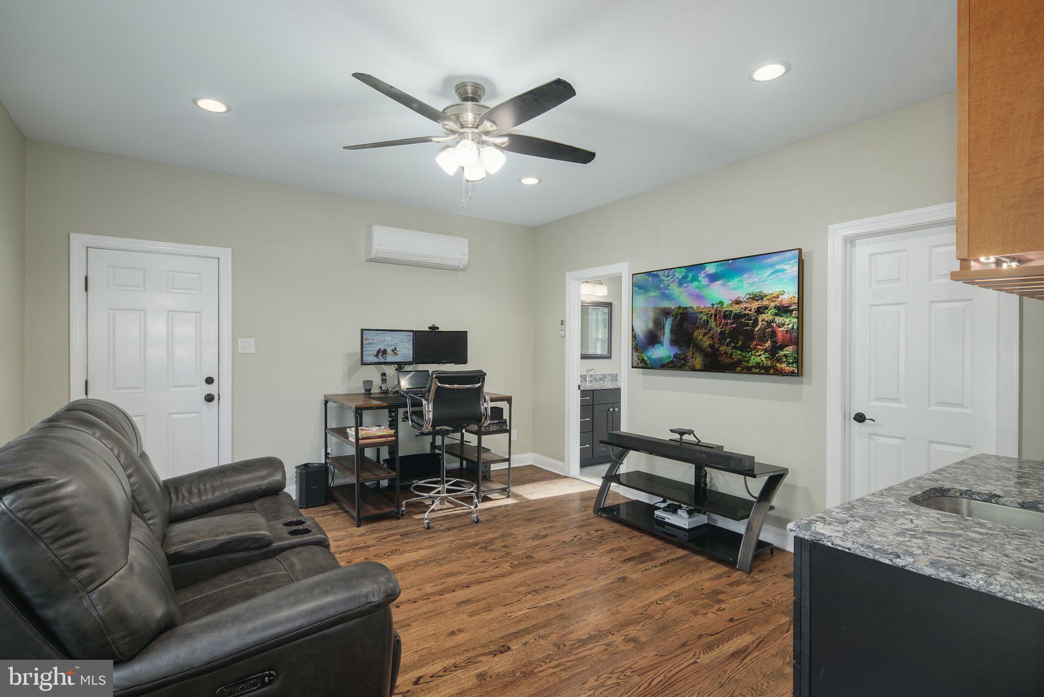 SPRING OAKS FARM - Residential