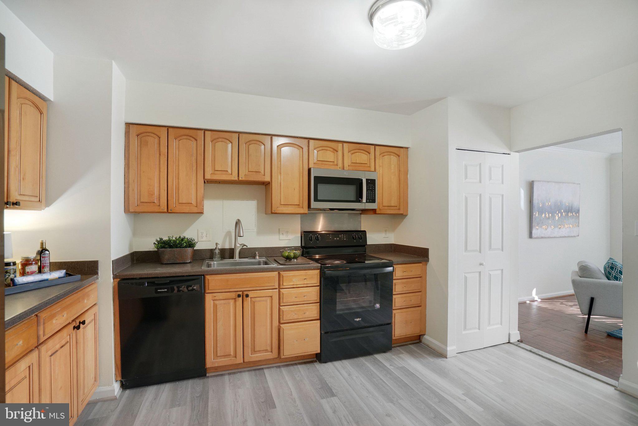 SKYLINE HOUSE - Residential