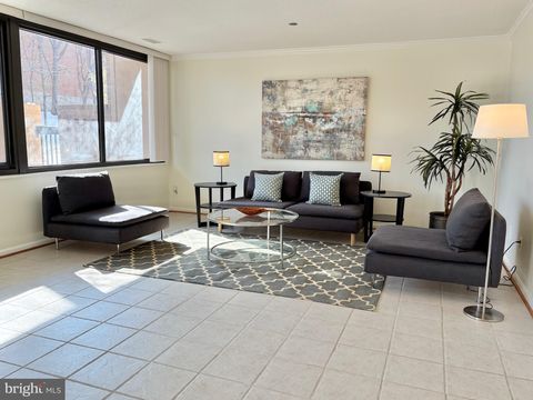 3713 S GEORGE MASON DRIVE T5W FALLS CHURCH VA 22041