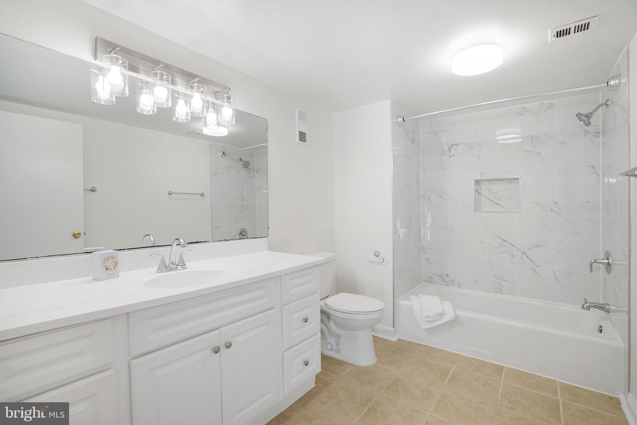 SKYLINE HOUSE - Residential