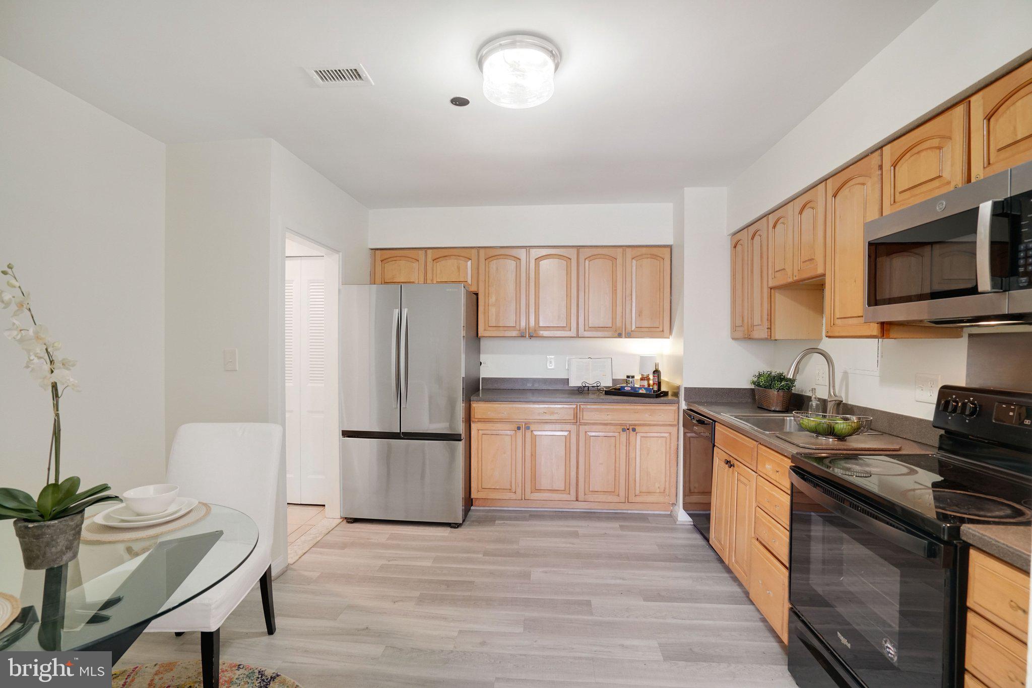 SKYLINE HOUSE - Residential