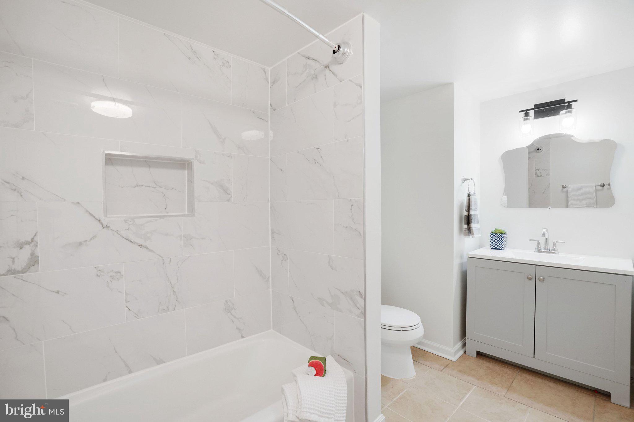 SKYLINE HOUSE - Residential